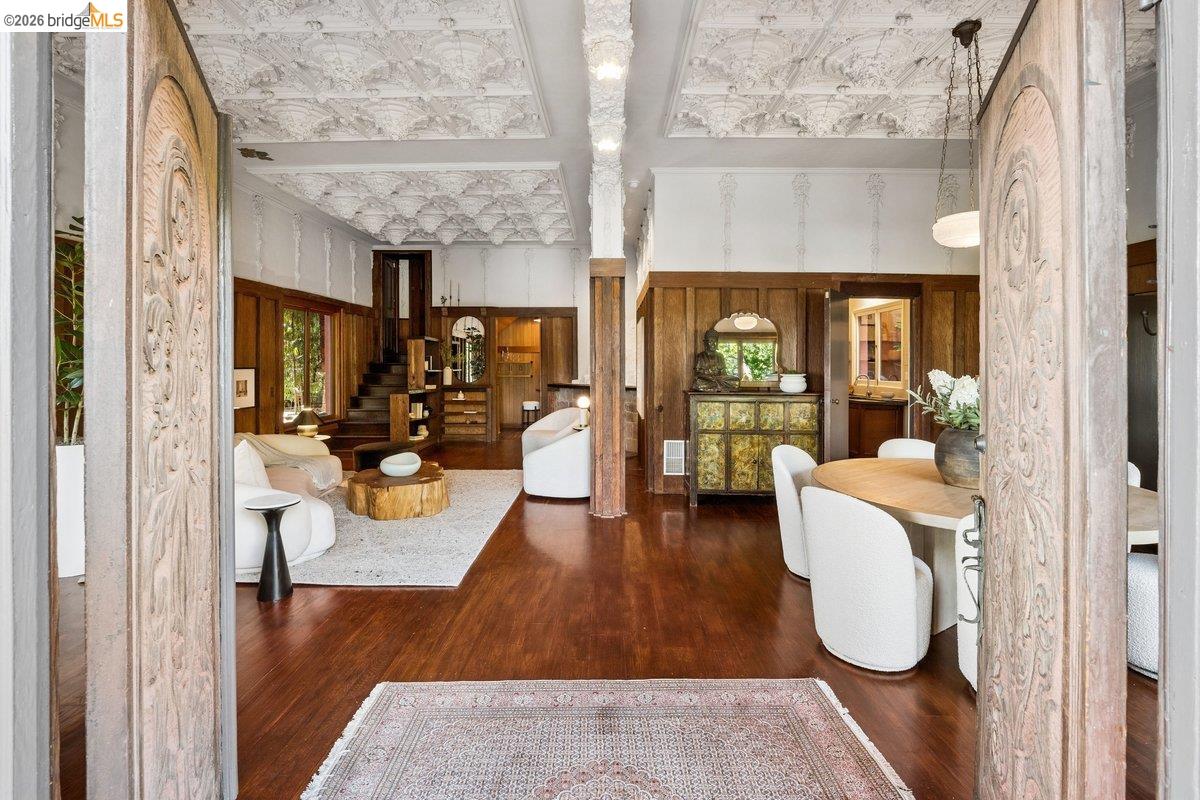 Detail Gallery Image 9 of 79 For 1049 Keith Ave, Berkeley,  CA 94708 - 4 Beds | 4 Baths