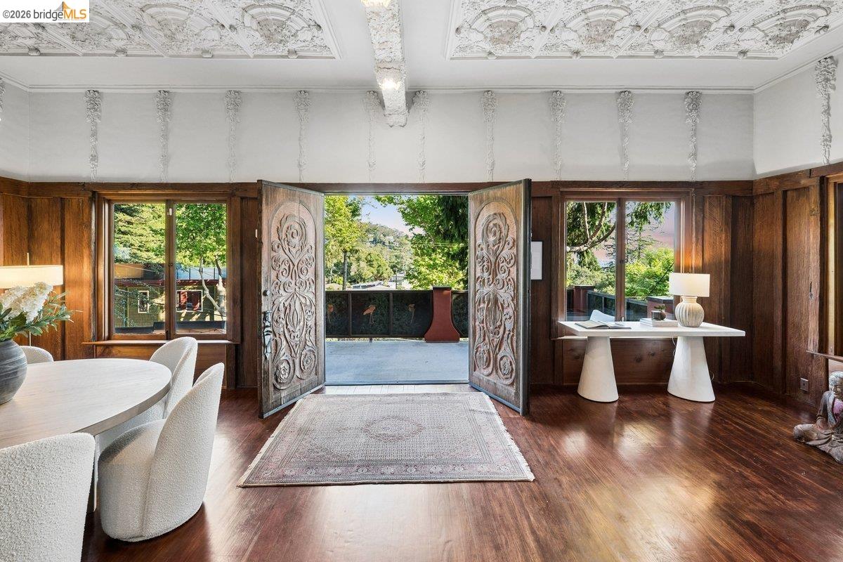 Detail Gallery Image 10 of 79 For 1049 Keith Ave, Berkeley,  CA 94708 - 4 Beds | 4 Baths