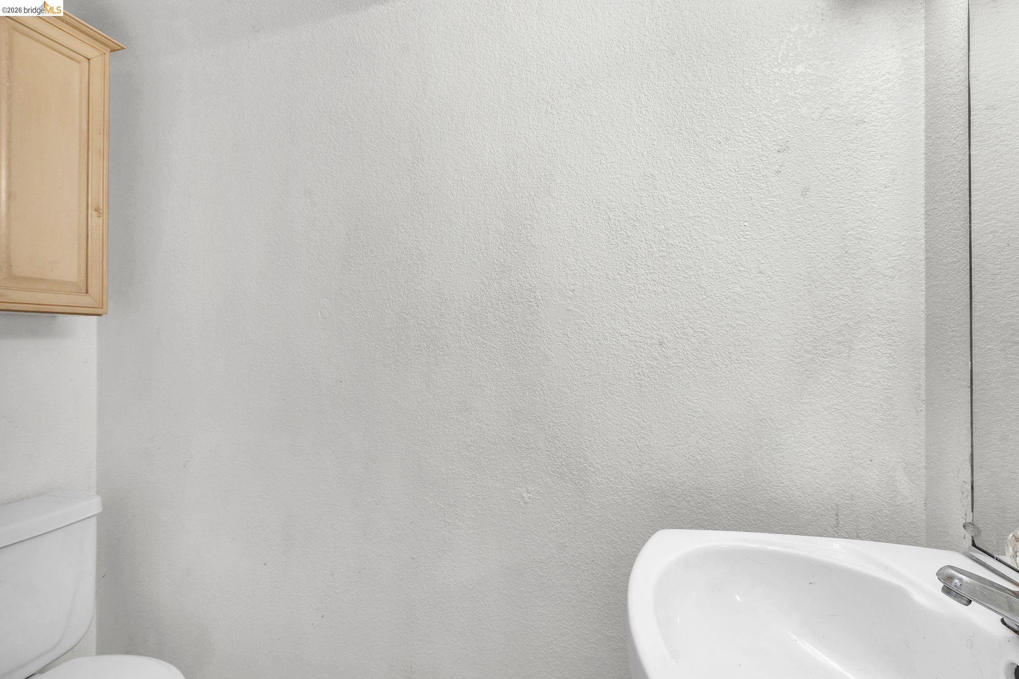 Detail Gallery Image 14 of 44 For 1258 Lloyd Thayer Cir, Stockton,  CA 95206 - 4 Beds | 2/1 Baths