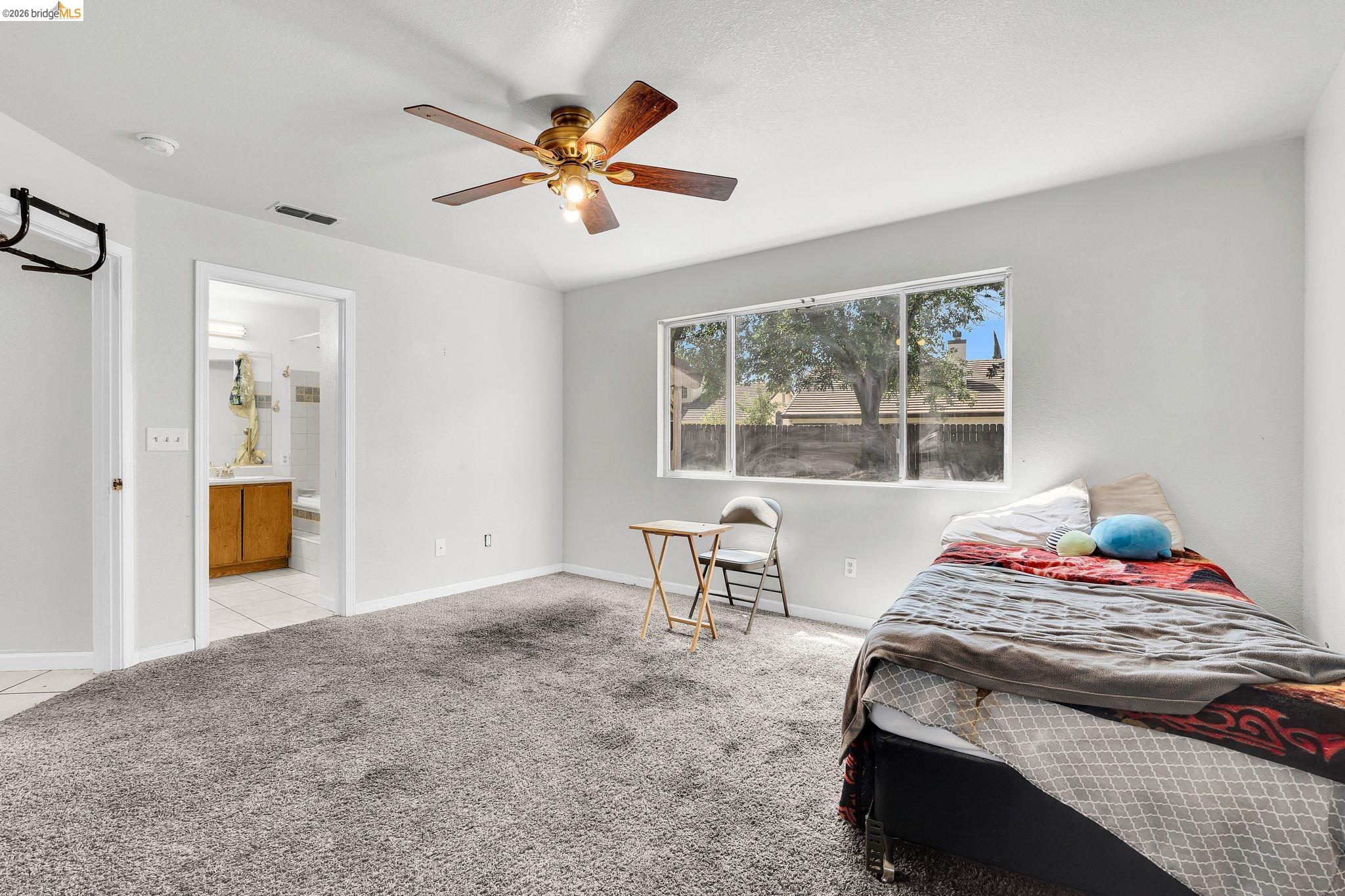 Detail Gallery Image 16 of 44 For 1258 Lloyd Thayer Cir, Stockton,  CA 95206 - 4 Beds | 2/1 Baths