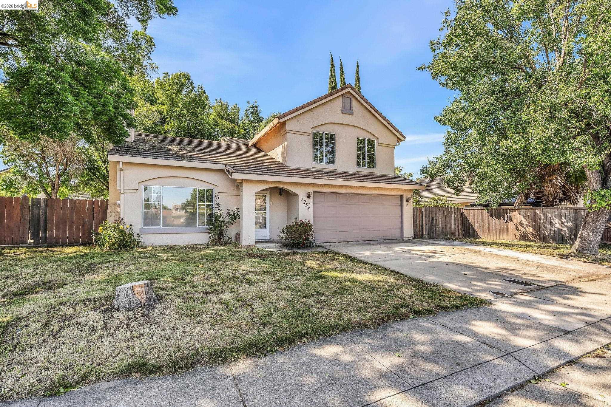 Detail Gallery Image 3 of 44 For 1258 Lloyd Thayer Cir, Stockton,  CA 95206 - 4 Beds | 2/1 Baths