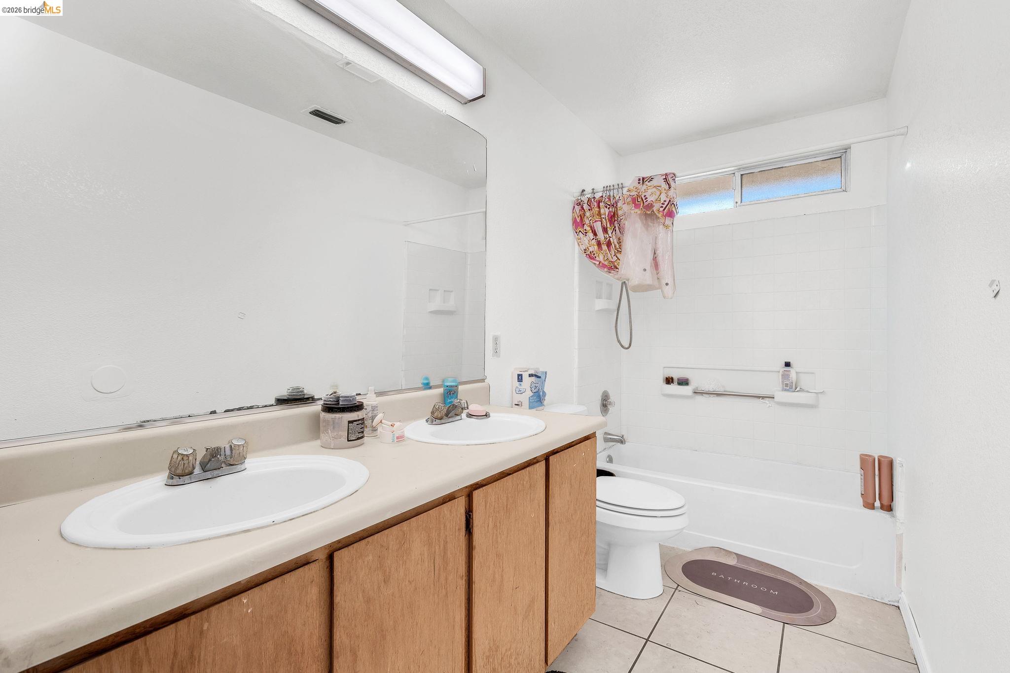 Detail Gallery Image 26 of 44 For 1258 Lloyd Thayer Cir, Stockton,  CA 95206 - 4 Beds | 2/1 Baths