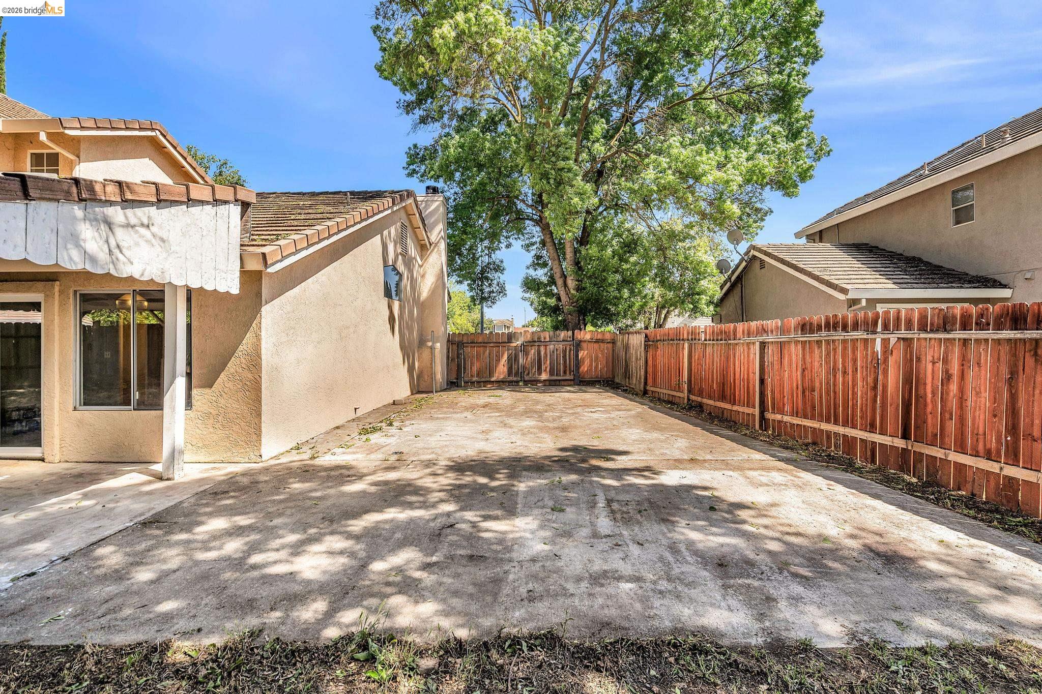 Detail Gallery Image 35 of 44 For 1258 Lloyd Thayer Cir, Stockton,  CA 95206 - 4 Beds | 2/1 Baths