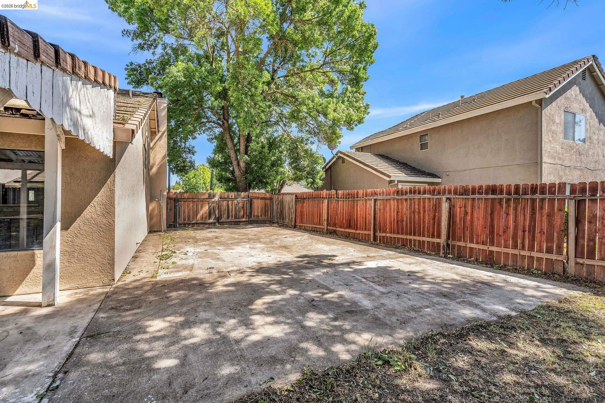 Detail Gallery Image 36 of 44 For 1258 Lloyd Thayer Cir, Stockton,  CA 95206 - 4 Beds | 2/1 Baths