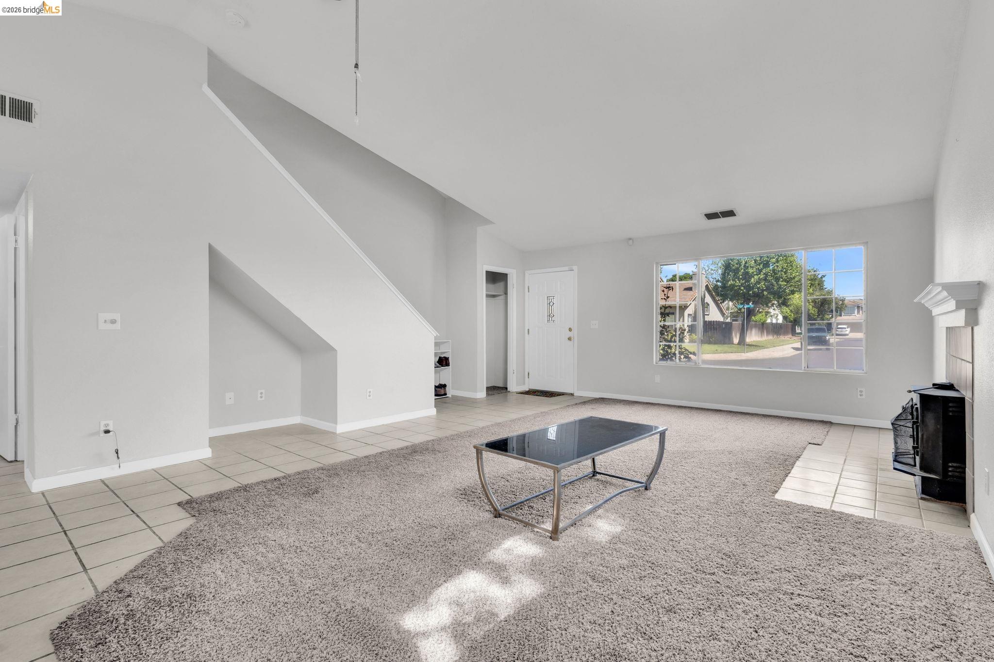 Detail Gallery Image 8 of 44 For 1258 Lloyd Thayer Cir, Stockton,  CA 95206 - 4 Beds | 2/1 Baths