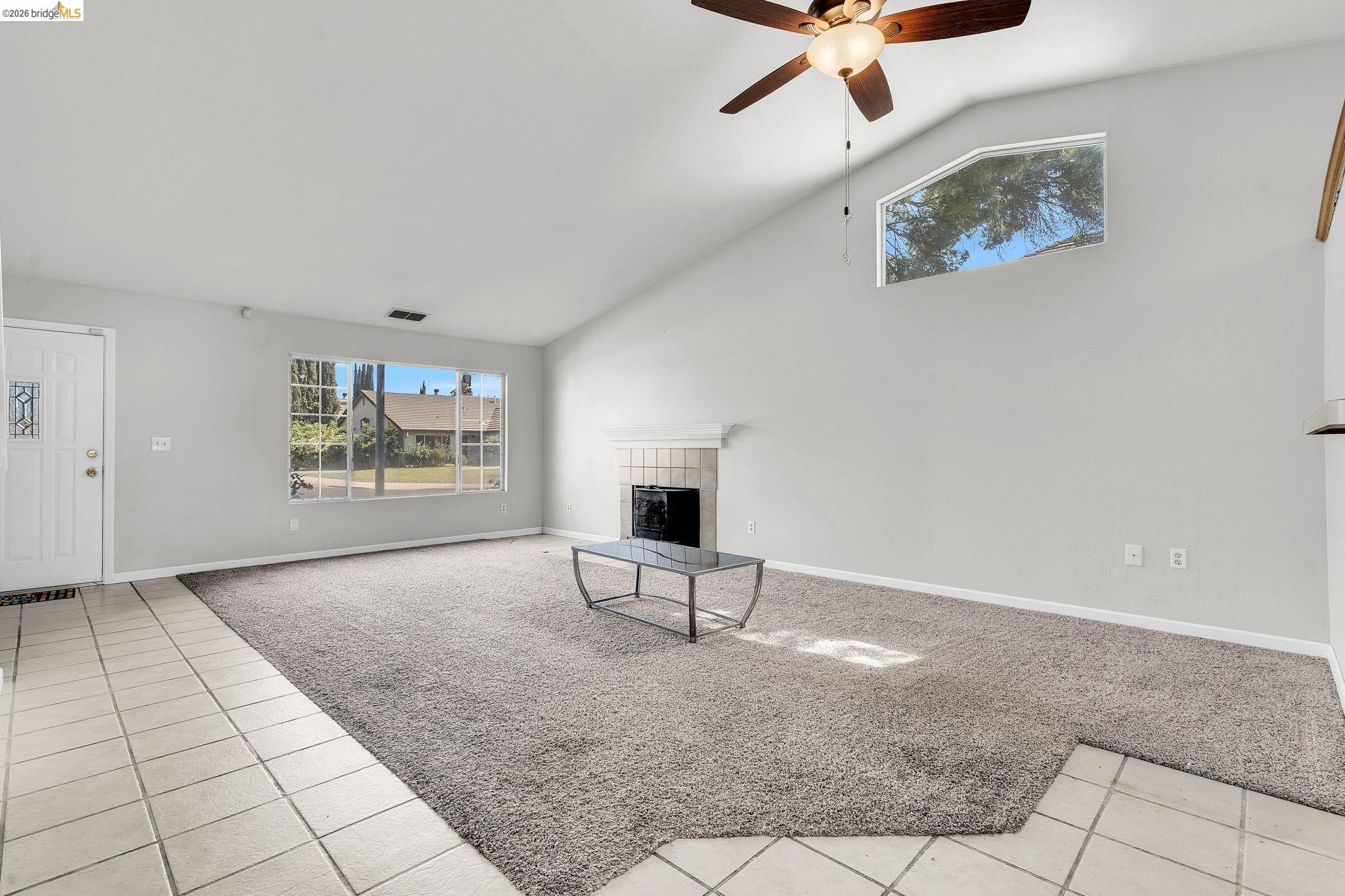 Detail Gallery Image 9 of 44 For 1258 Lloyd Thayer Cir, Stockton,  CA 95206 - 4 Beds | 2/1 Baths