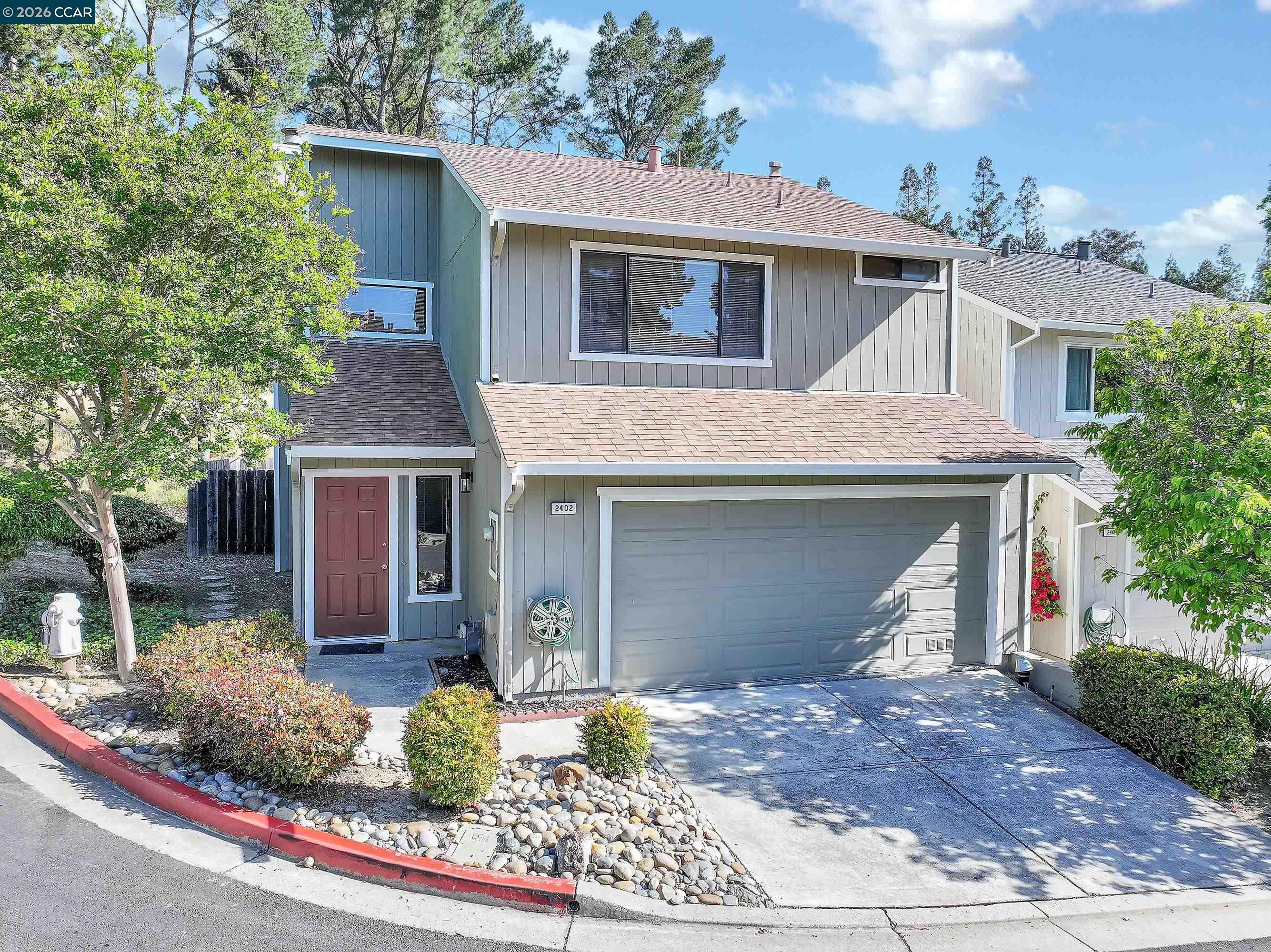 Photo #2: 41131718 Listing: Photo #2