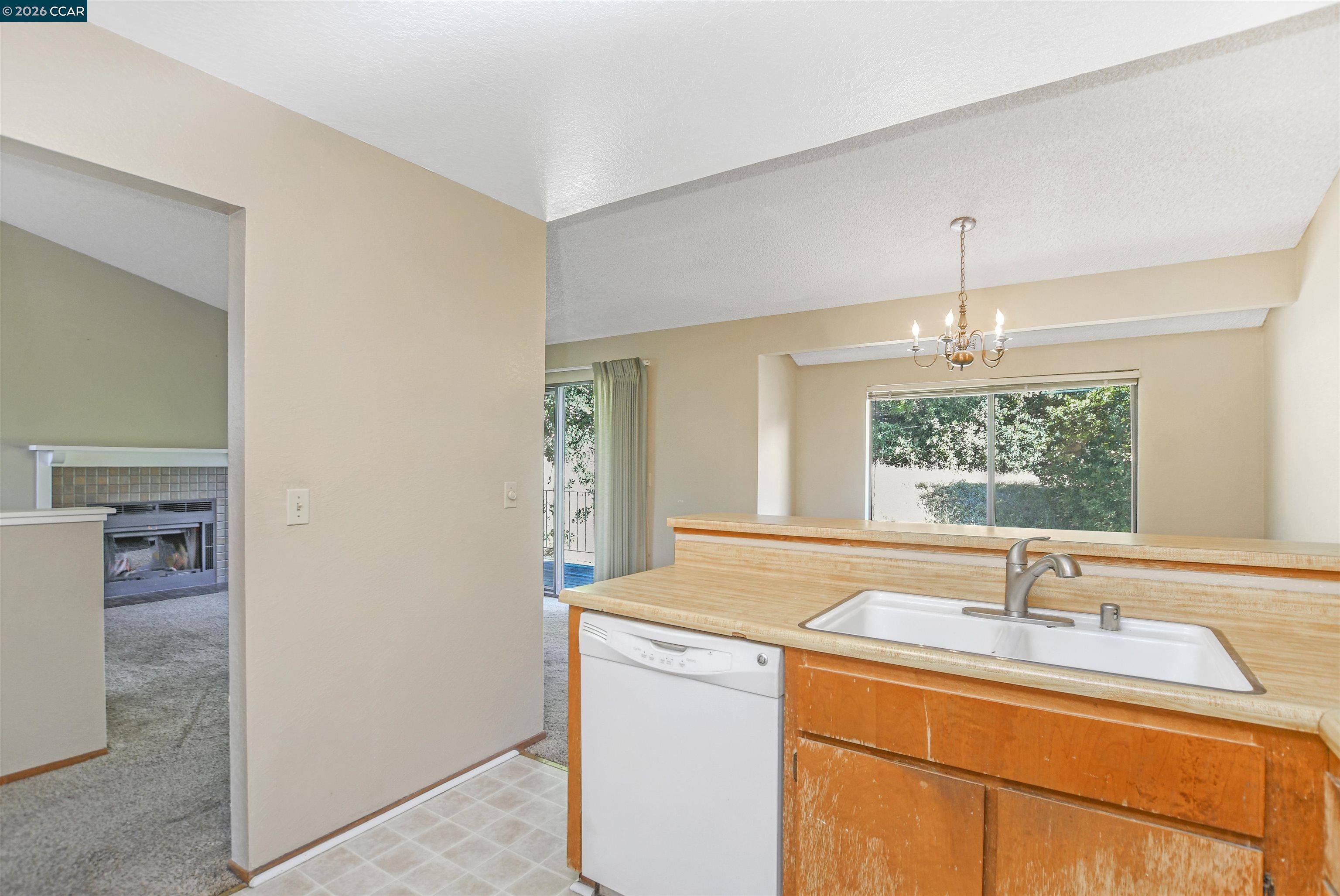 Photo #12: 41131718 Listing: Photo #12