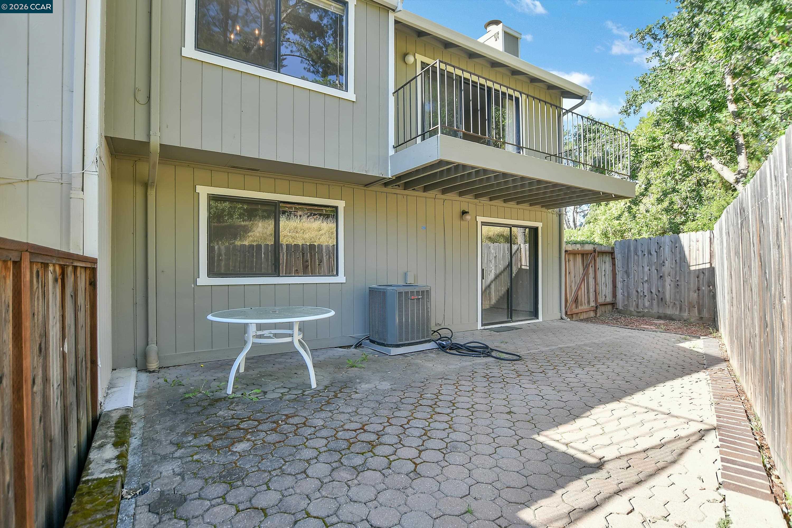 Photo #3: 41131718 Listing: Photo #3