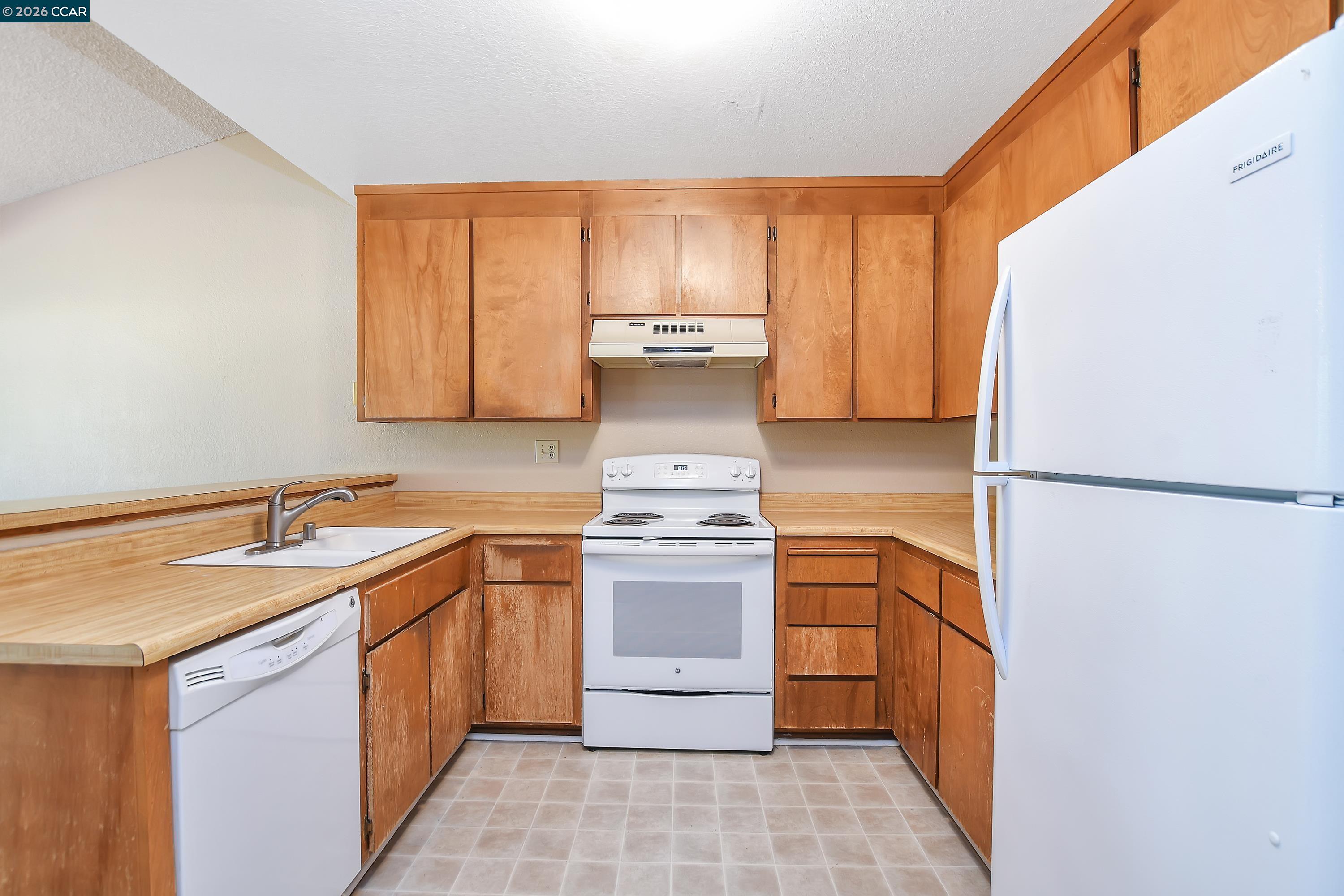 Photo #8: 41131718 Listing: Photo #8