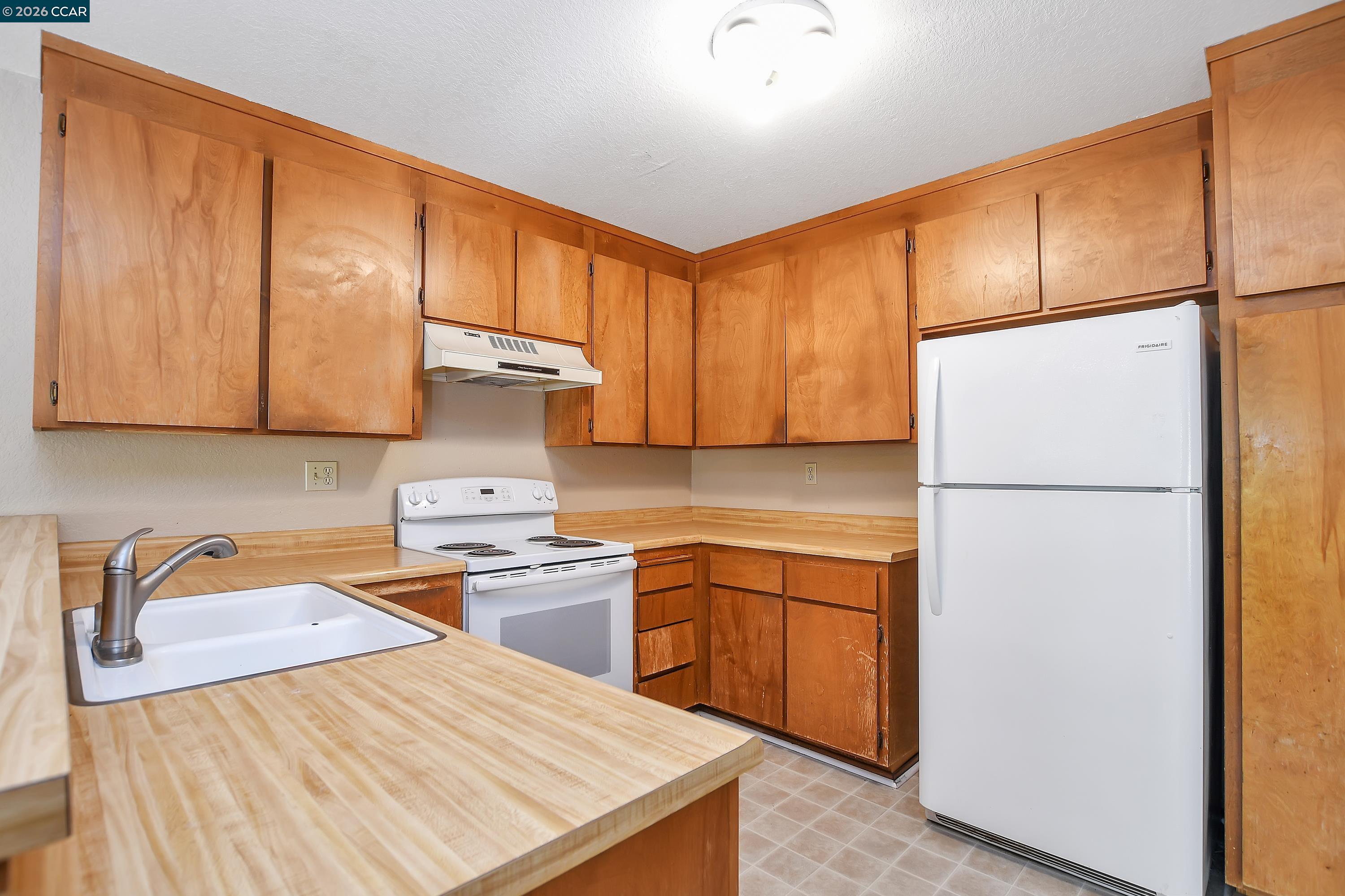 Photo #9: 41131718 Listing: Photo #9