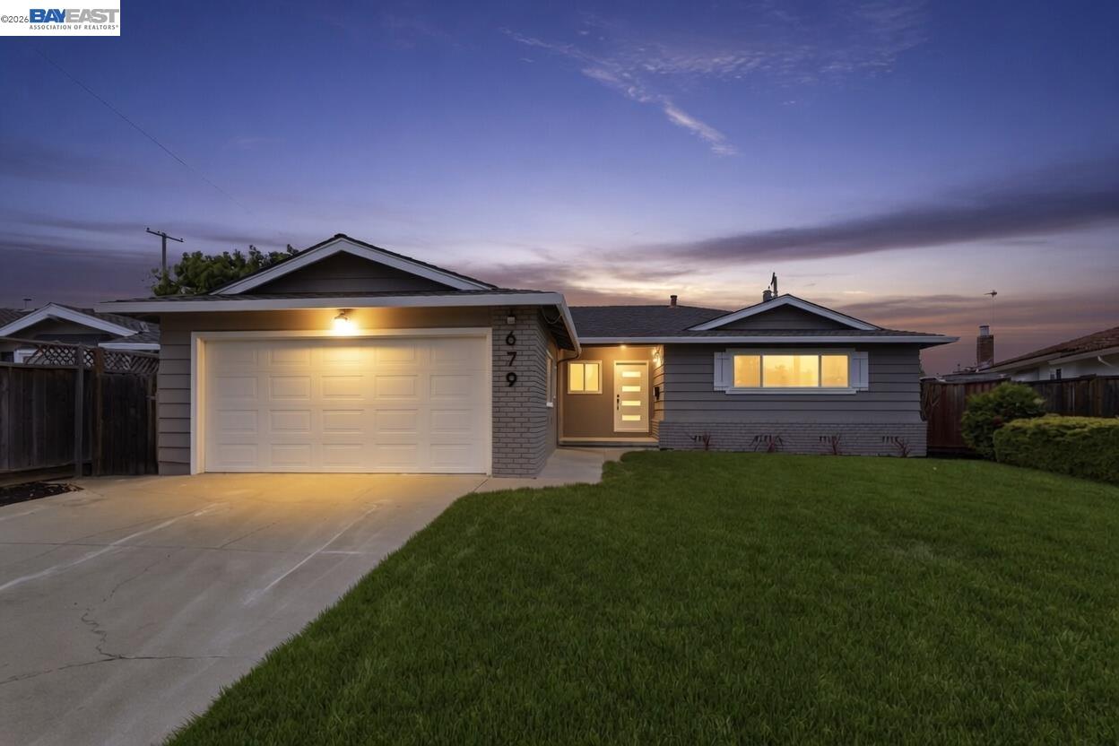 Detail Gallery Image 1 of 26 For 1679 Catalonia Way, San Jose,  CA 95125 - 3 Beds | 2 Baths