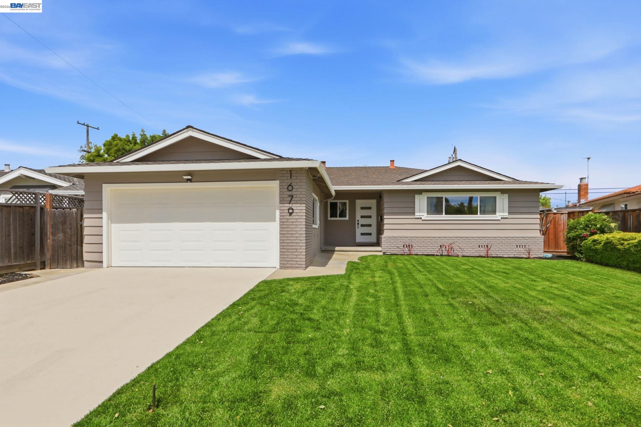 Detail Gallery Image 2 of 26 For 1679 Catalonia Way, San Jose,  CA 95125 - 3 Beds | 2 Baths