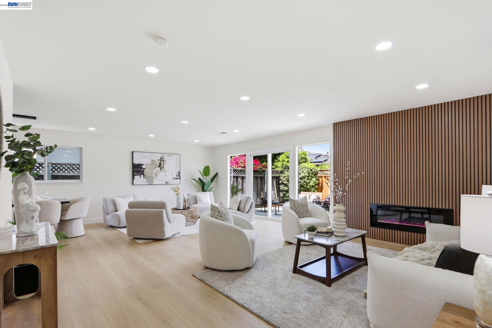 Detail Gallery Image 3 of 26 For 1679 Catalonia Way, San Jose,  CA 95125 - 3 Beds | 2 Baths