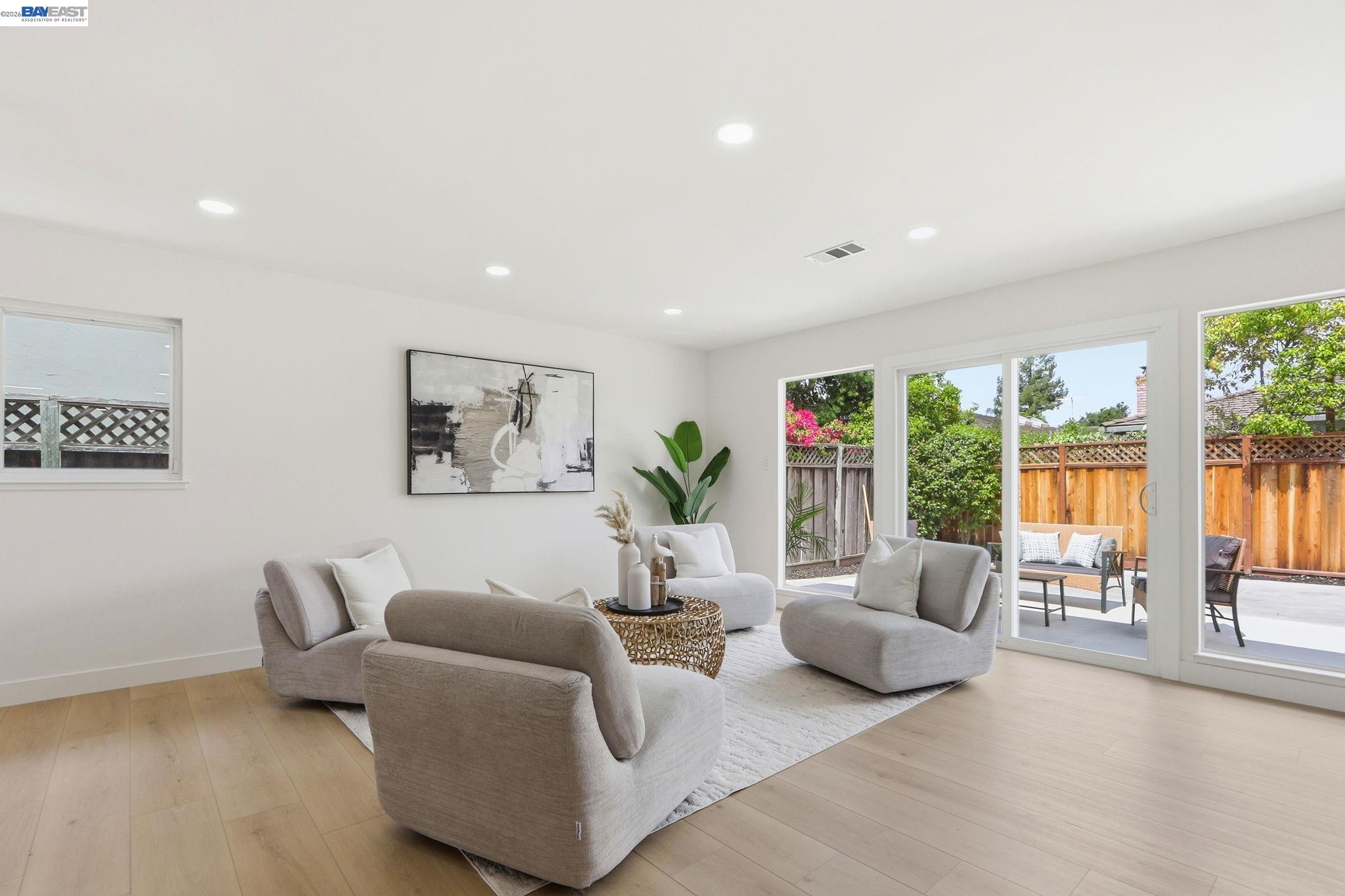 Detail Gallery Image 5 of 26 For 1679 Catalonia Way, San Jose,  CA 95125 - 3 Beds | 2 Baths