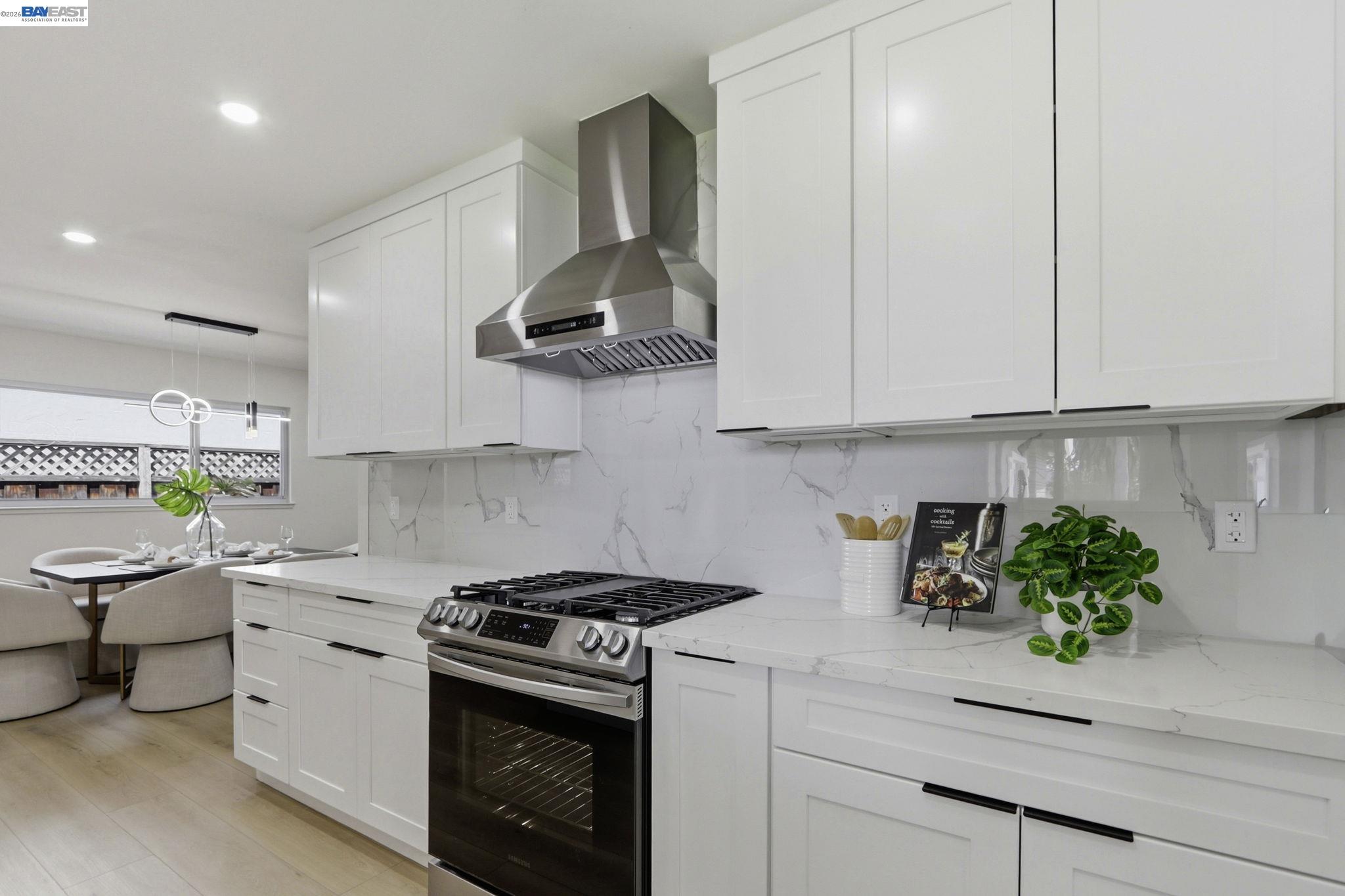 Detail Gallery Image 6 of 26 For 1679 Catalonia Way, San Jose,  CA 95125 - 3 Beds | 2 Baths