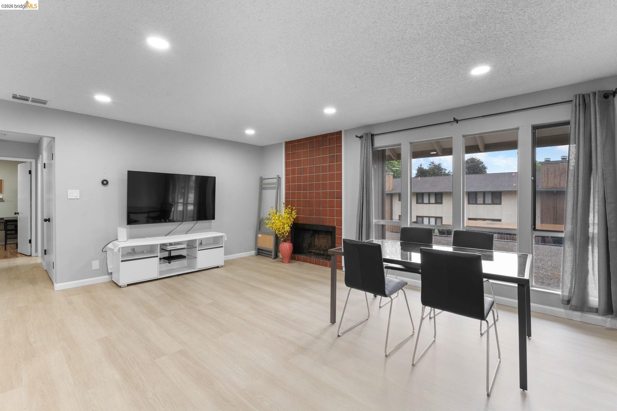 Photo #4: 41131724 Listing: Photo #4