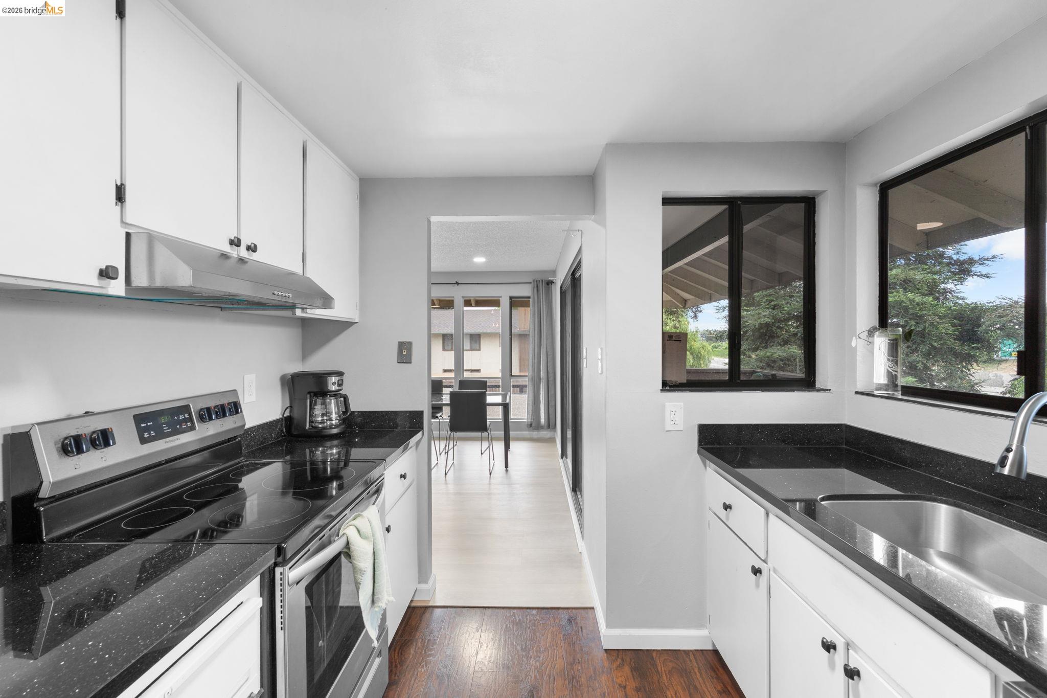 Photo #8: 41131724 Listing: Photo #8