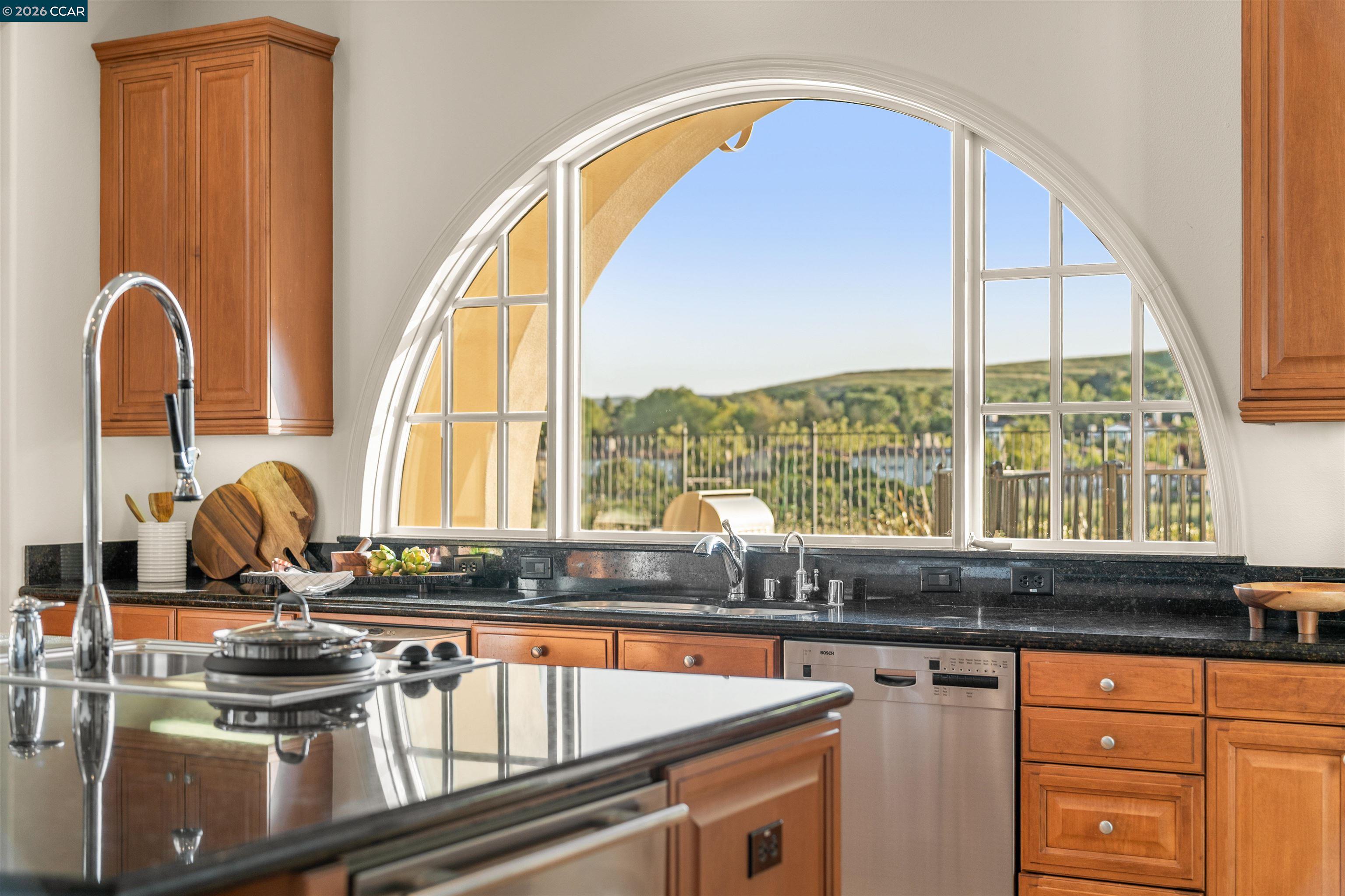 Detail Gallery Image 13 of 57 For 5316 Cypress Hawk Ct, San Ramon,  CA 94582 - 5 Beds | 5/1 Baths