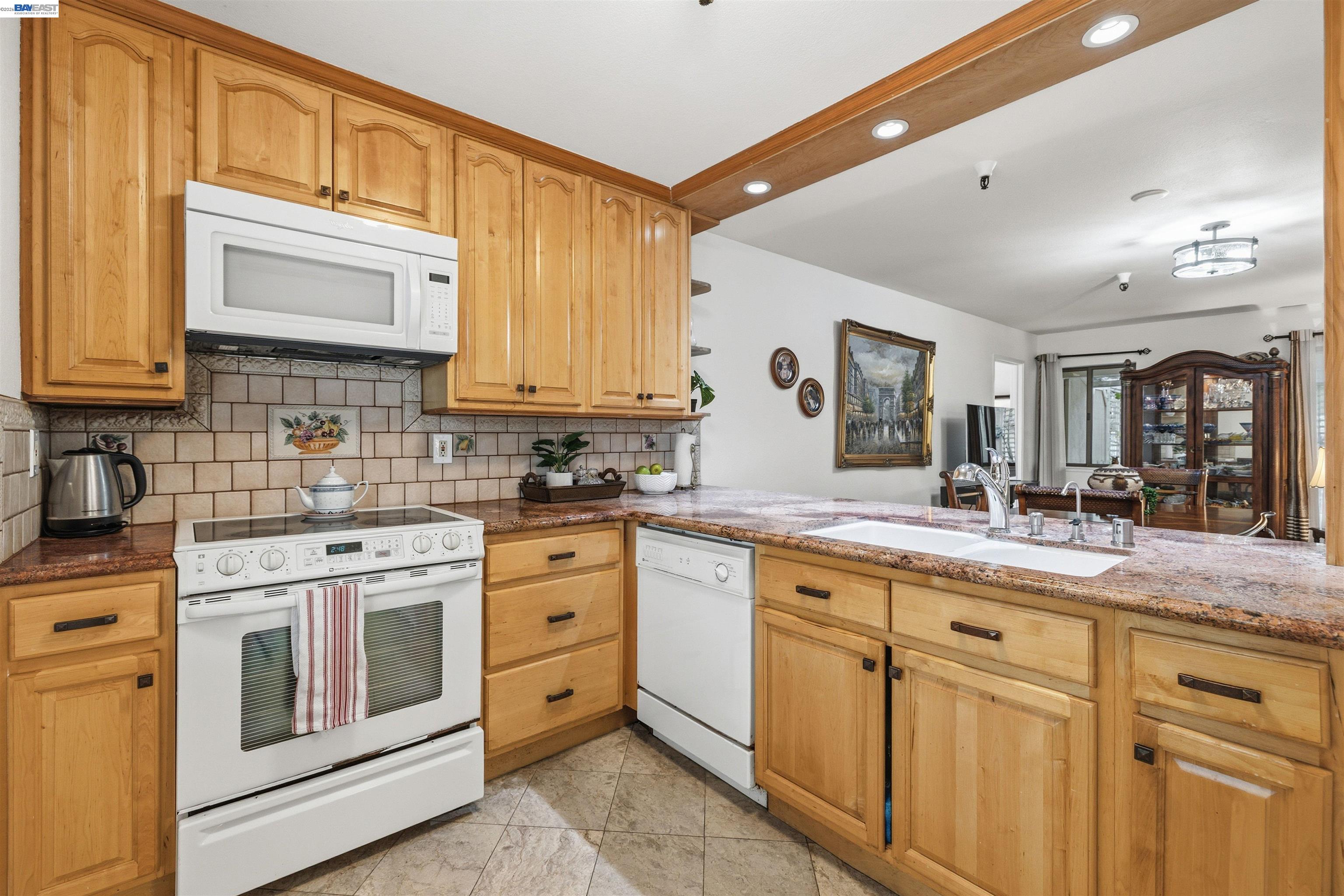 Detail Gallery Image 5 of 60 For 453 Alberto Way #D155,  Los Gatos,  CA 95032 - 3 Beds | 2 Baths