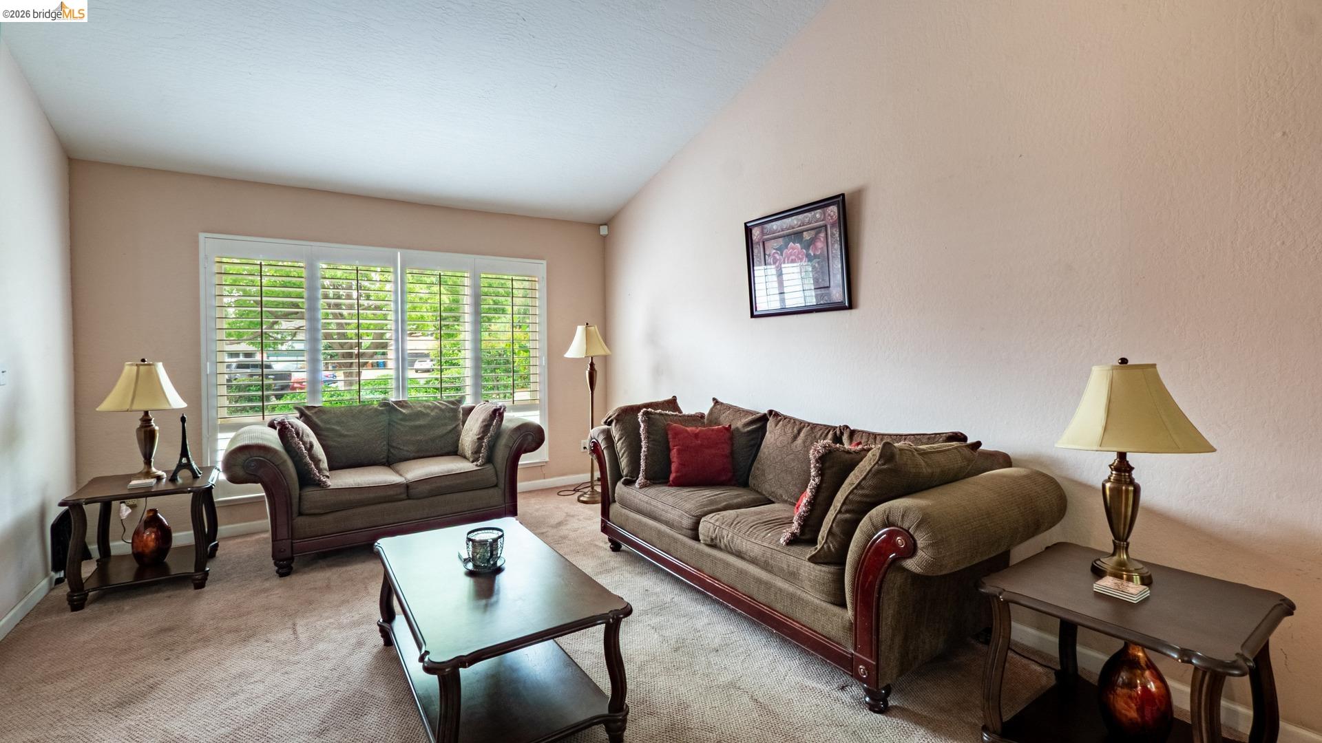 Detail Gallery Image 12 of 34 For 2214 Peyton Ct, Antioch,  CA 94509 - 5 Beds | 2/1 Baths