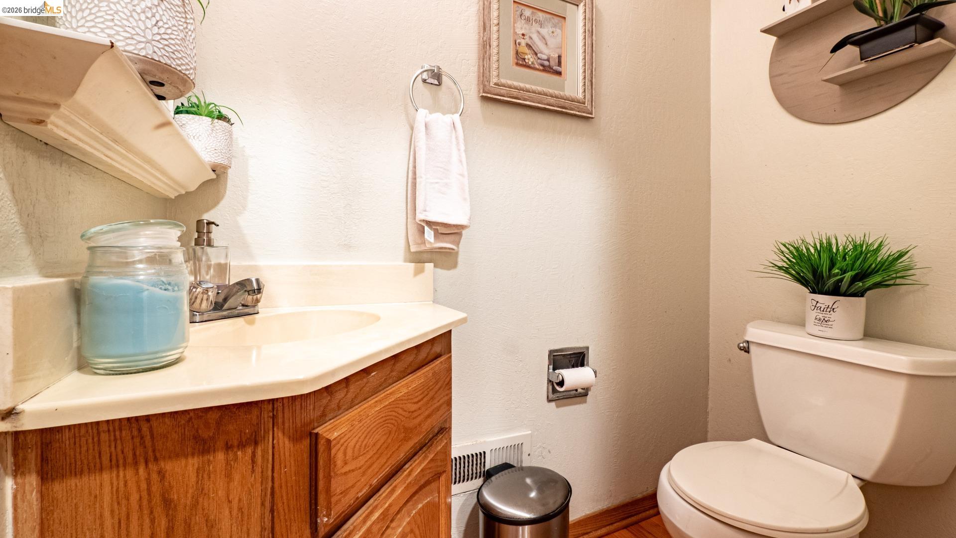 Detail Gallery Image 15 of 34 For 2214 Peyton Ct, Antioch,  CA 94509 - 5 Beds | 2/1 Baths