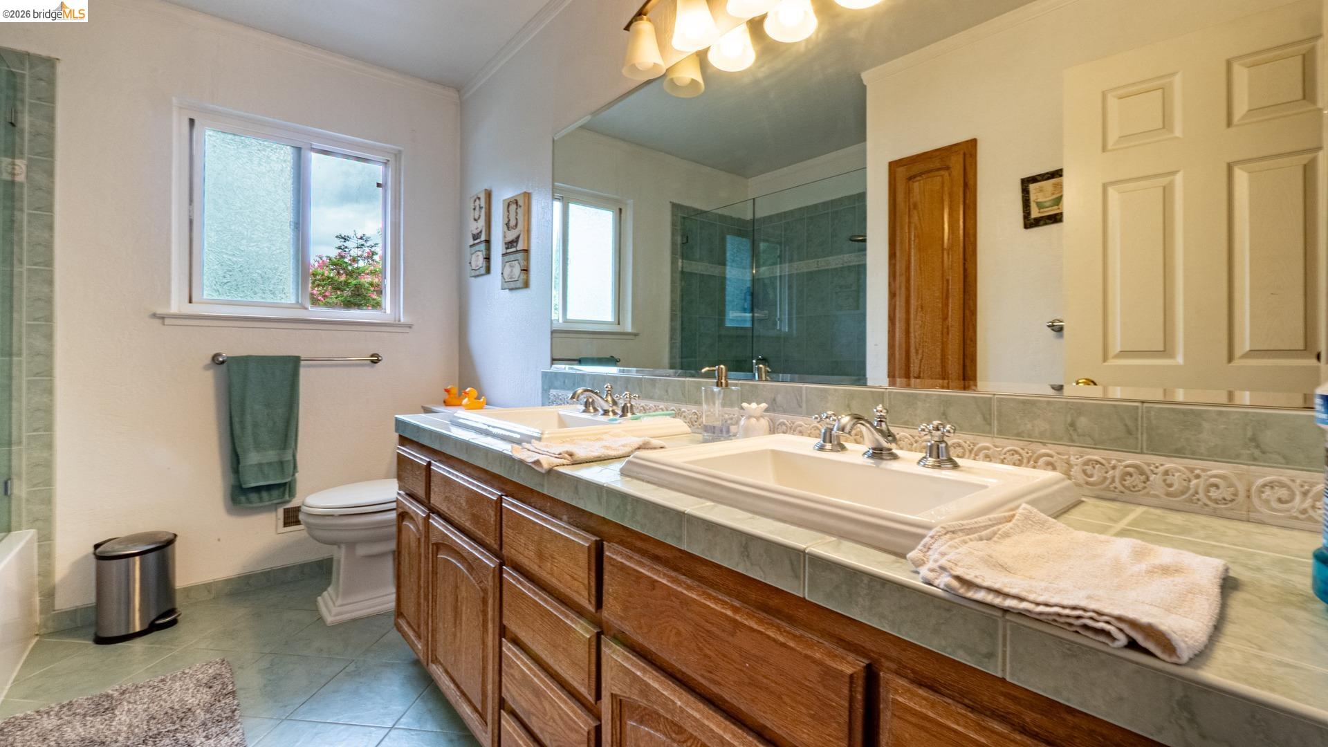 Detail Gallery Image 19 of 34 For 2214 Peyton Ct, Antioch,  CA 94509 - 5 Beds | 2/1 Baths