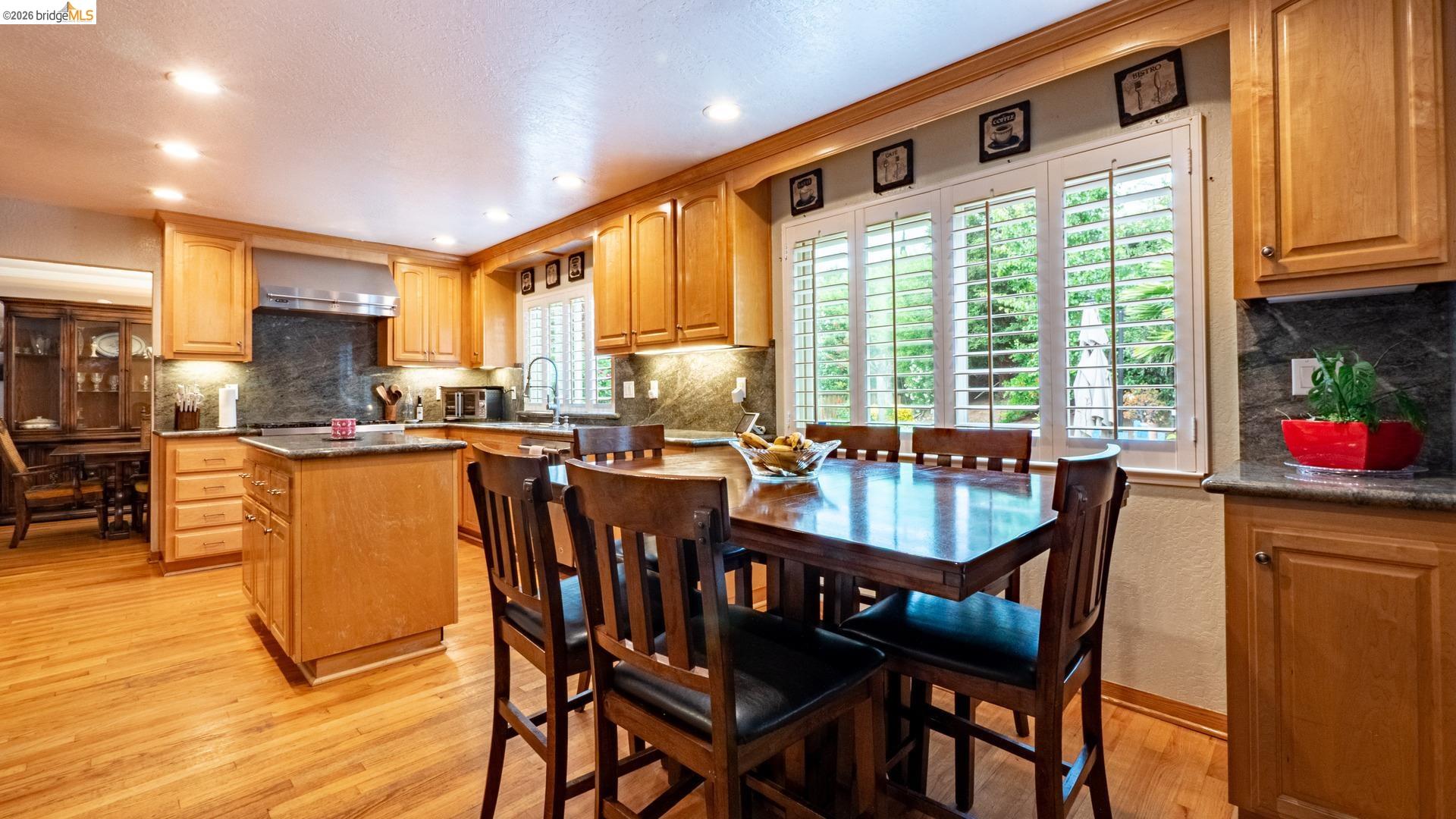 Detail Gallery Image 6 of 34 For 2214 Peyton Ct, Antioch,  CA 94509 - 5 Beds | 2/1 Baths