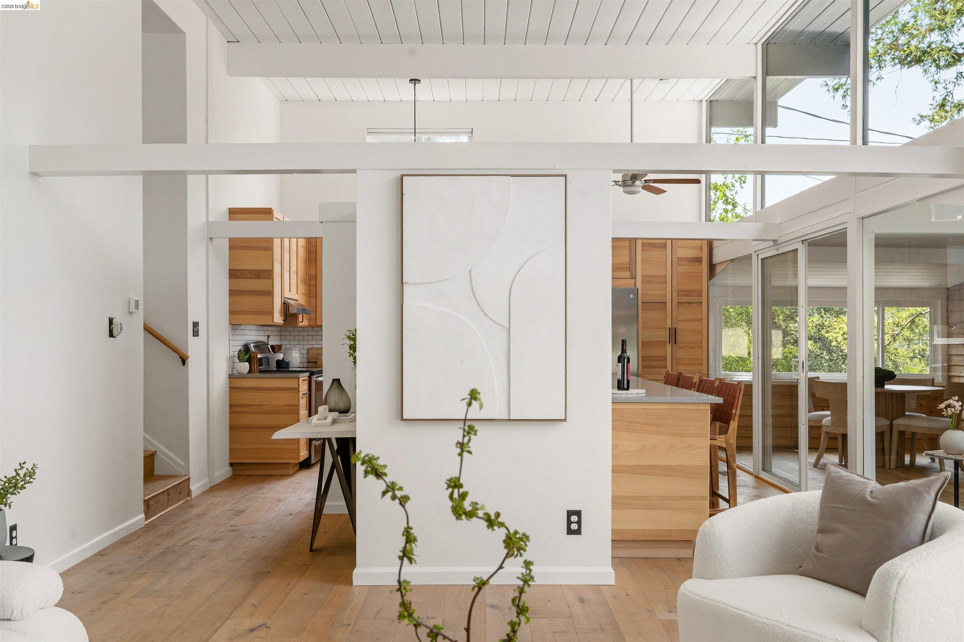 Detail Gallery Image 18 of 39 For 6406 Oakwood Dr, Oakland,  CA 94611 - 4 Beds | 3 Baths