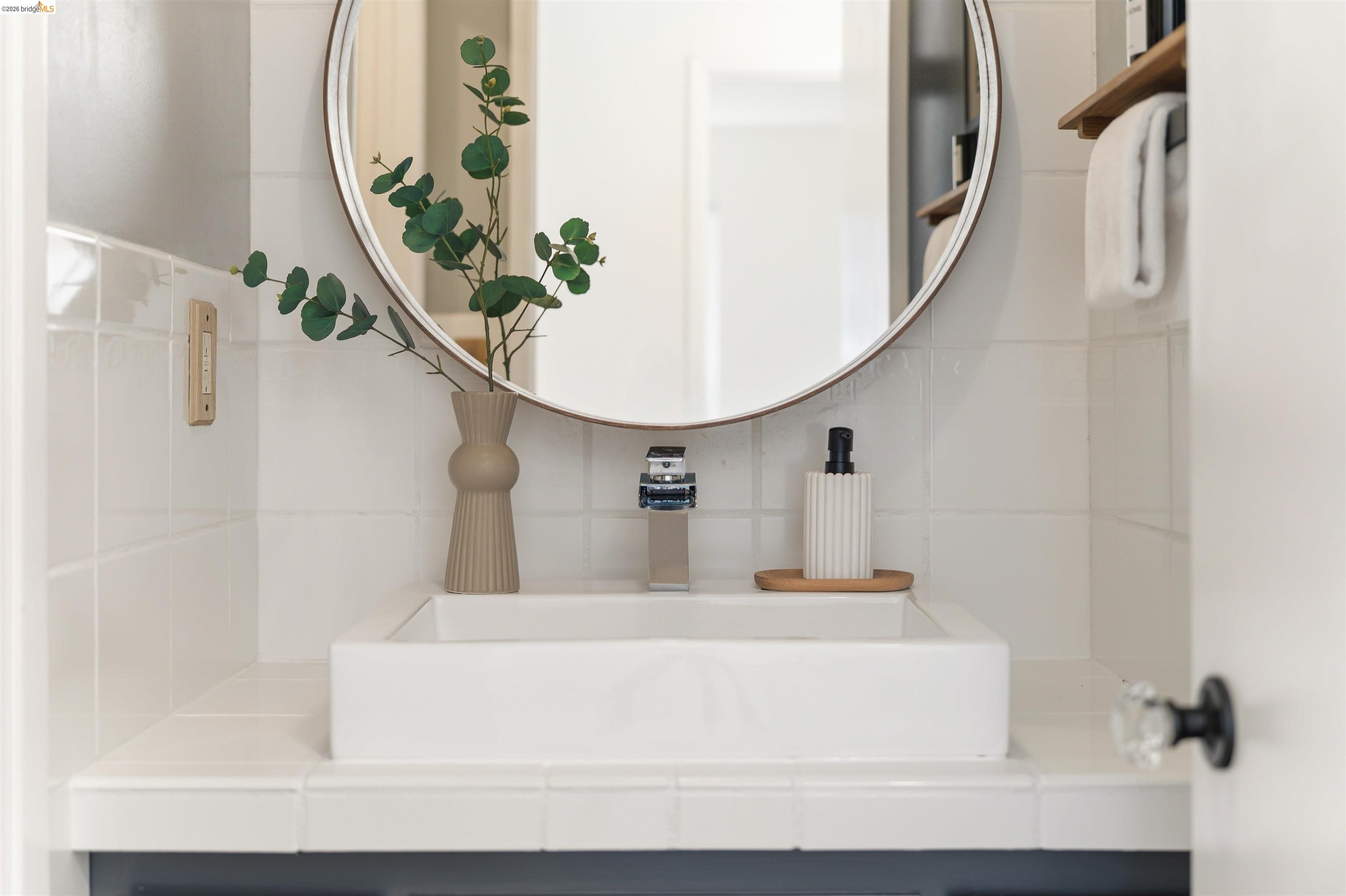 Detail Gallery Image 29 of 39 For 6406 Oakwood Dr, Oakland,  CA 94611 - 4 Beds | 3 Baths