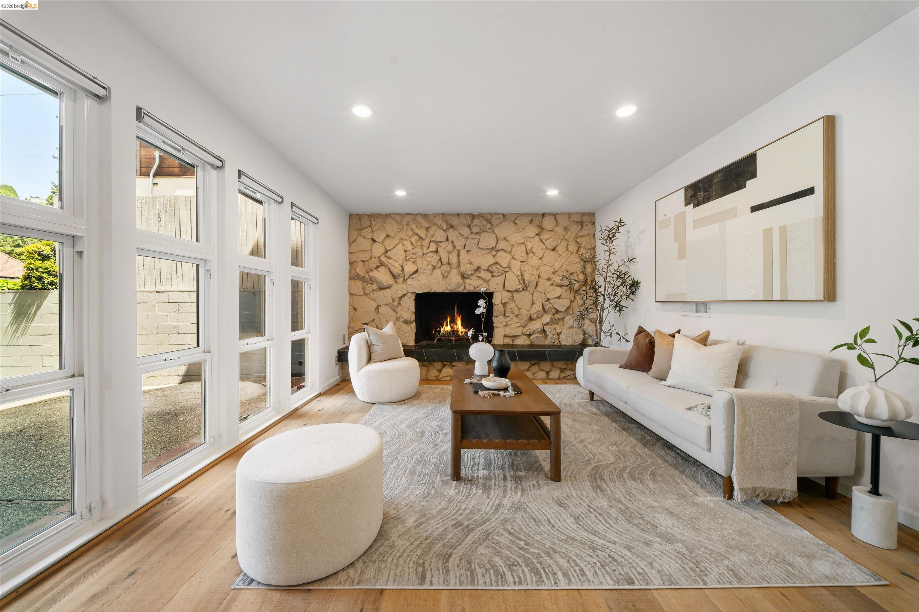 Detail Gallery Image 31 of 39 For 6406 Oakwood Dr, Oakland,  CA 94611 - 4 Beds | 3 Baths