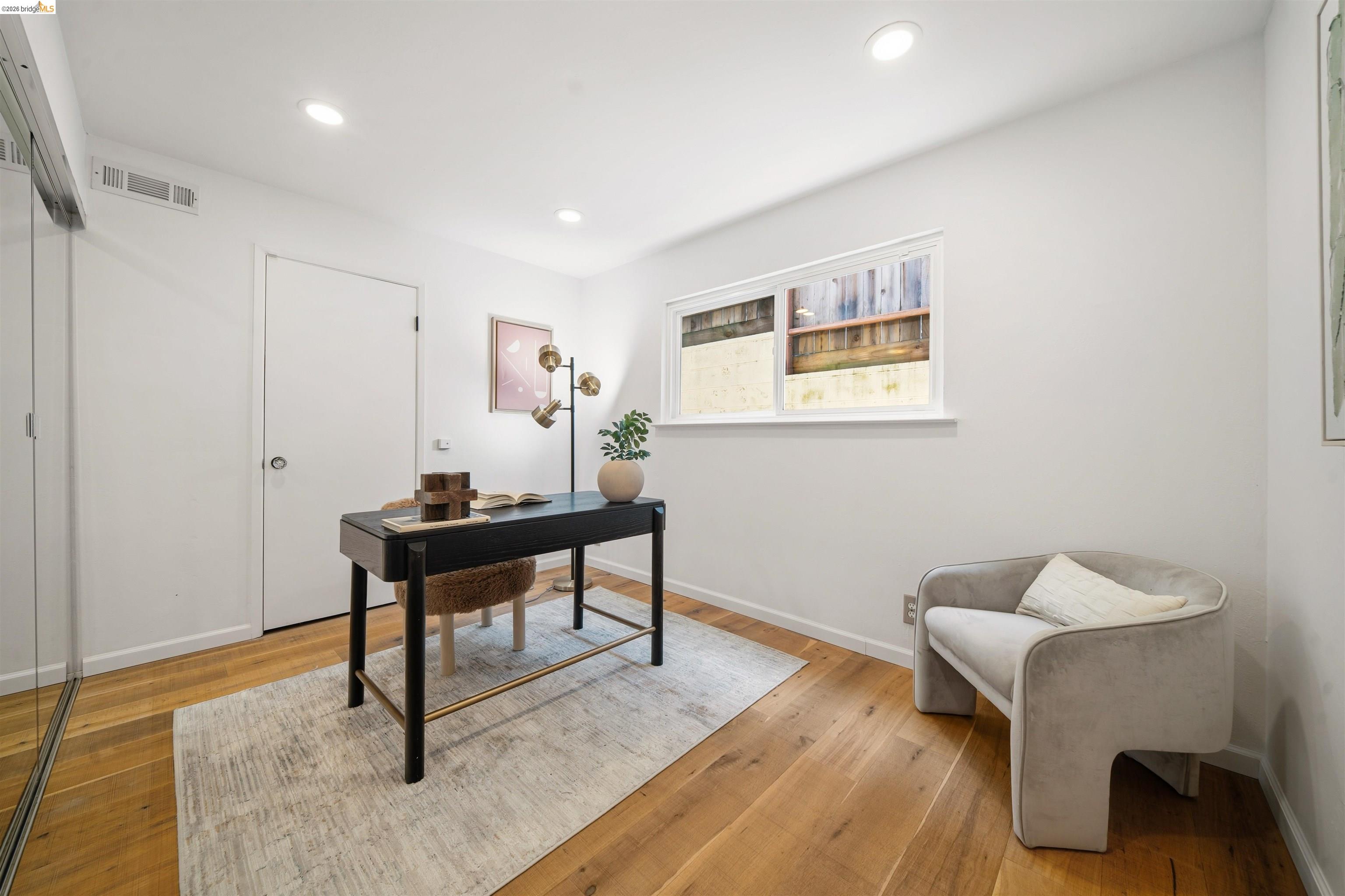 Detail Gallery Image 33 of 39 For 6406 Oakwood Dr, Oakland,  CA 94611 - 4 Beds | 3 Baths