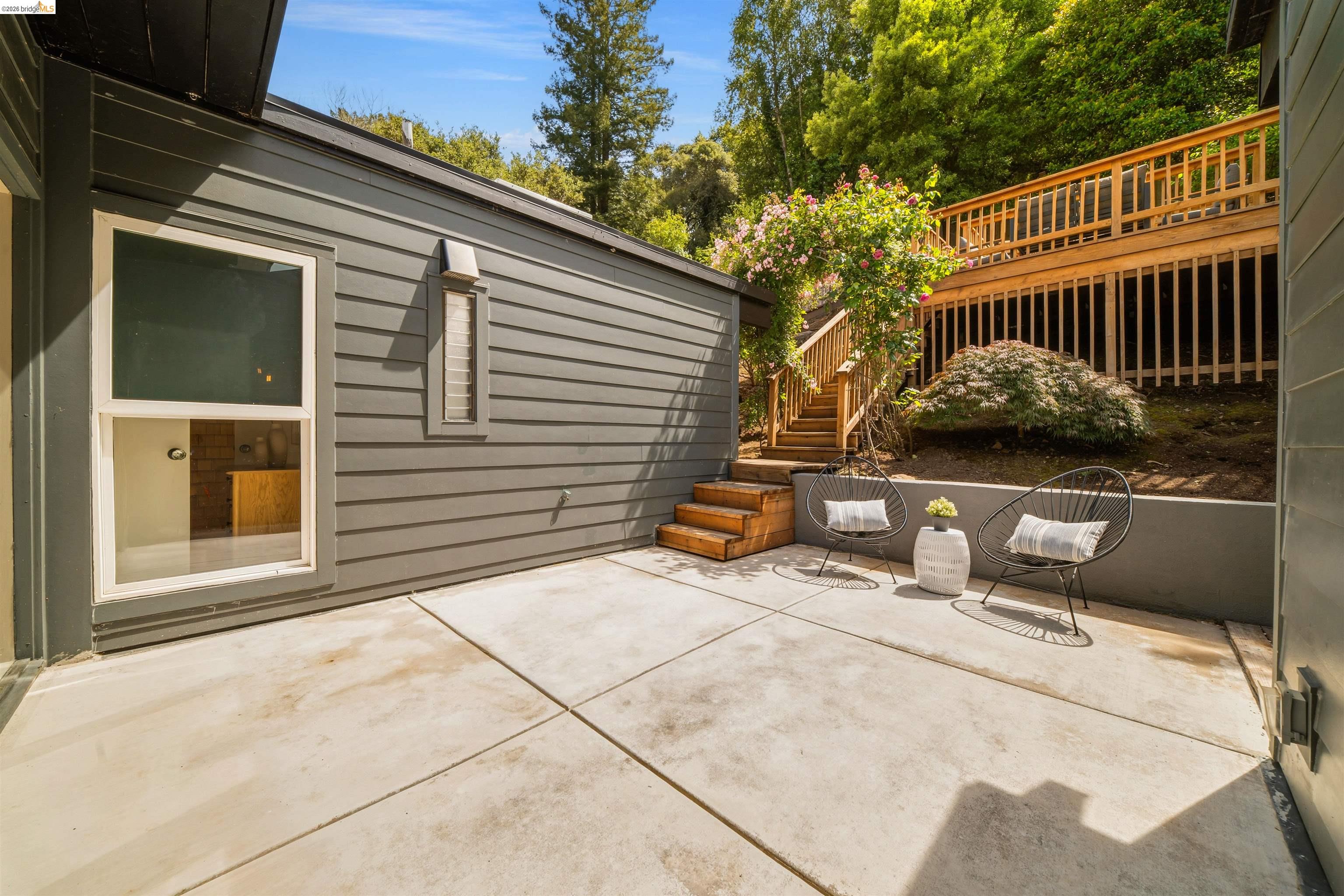 Detail Gallery Image 34 of 39 For 6406 Oakwood Dr, Oakland,  CA 94611 - 4 Beds | 3 Baths