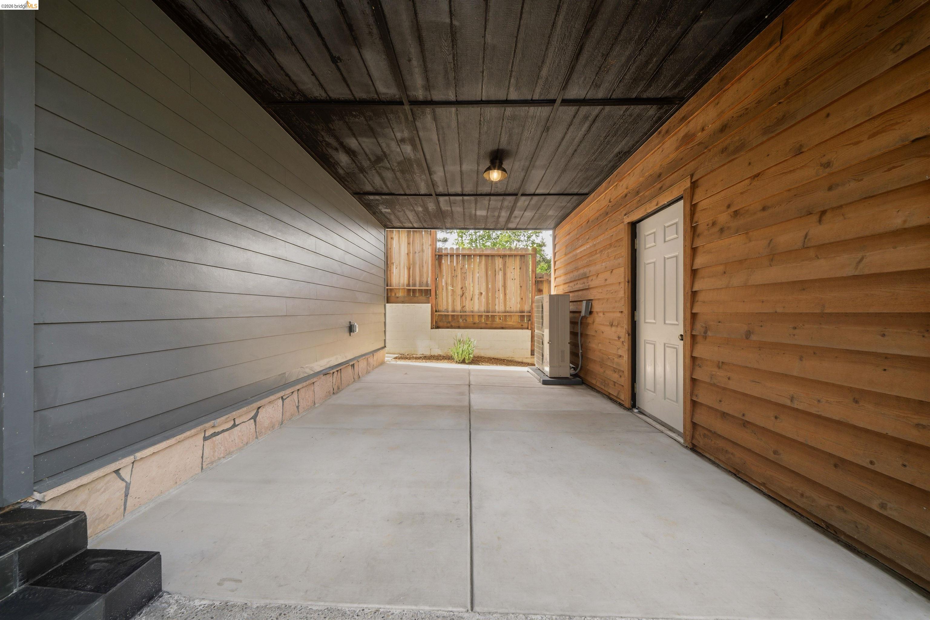 Detail Gallery Image 38 of 39 For 6406 Oakwood Dr, Oakland,  CA 94611 - 4 Beds | 3 Baths