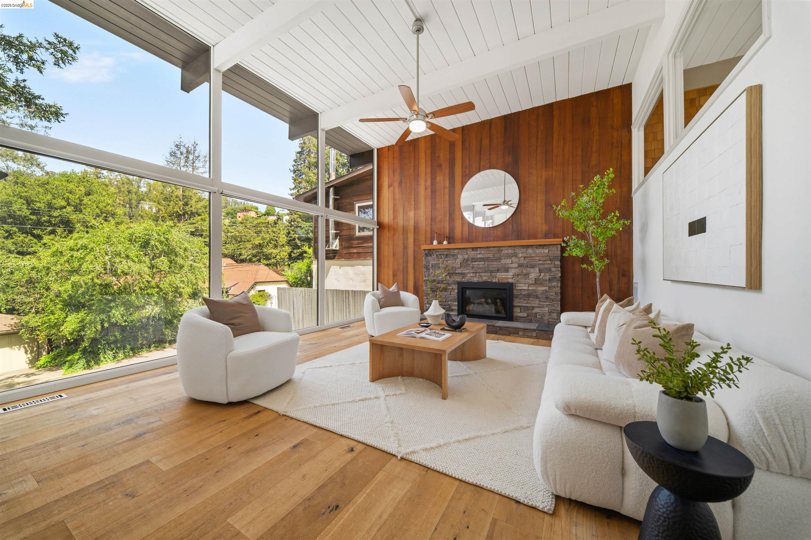 Detail Gallery Image 6 of 39 For 6406 Oakwood Dr, Oakland,  CA 94611 - 4 Beds | 3 Baths