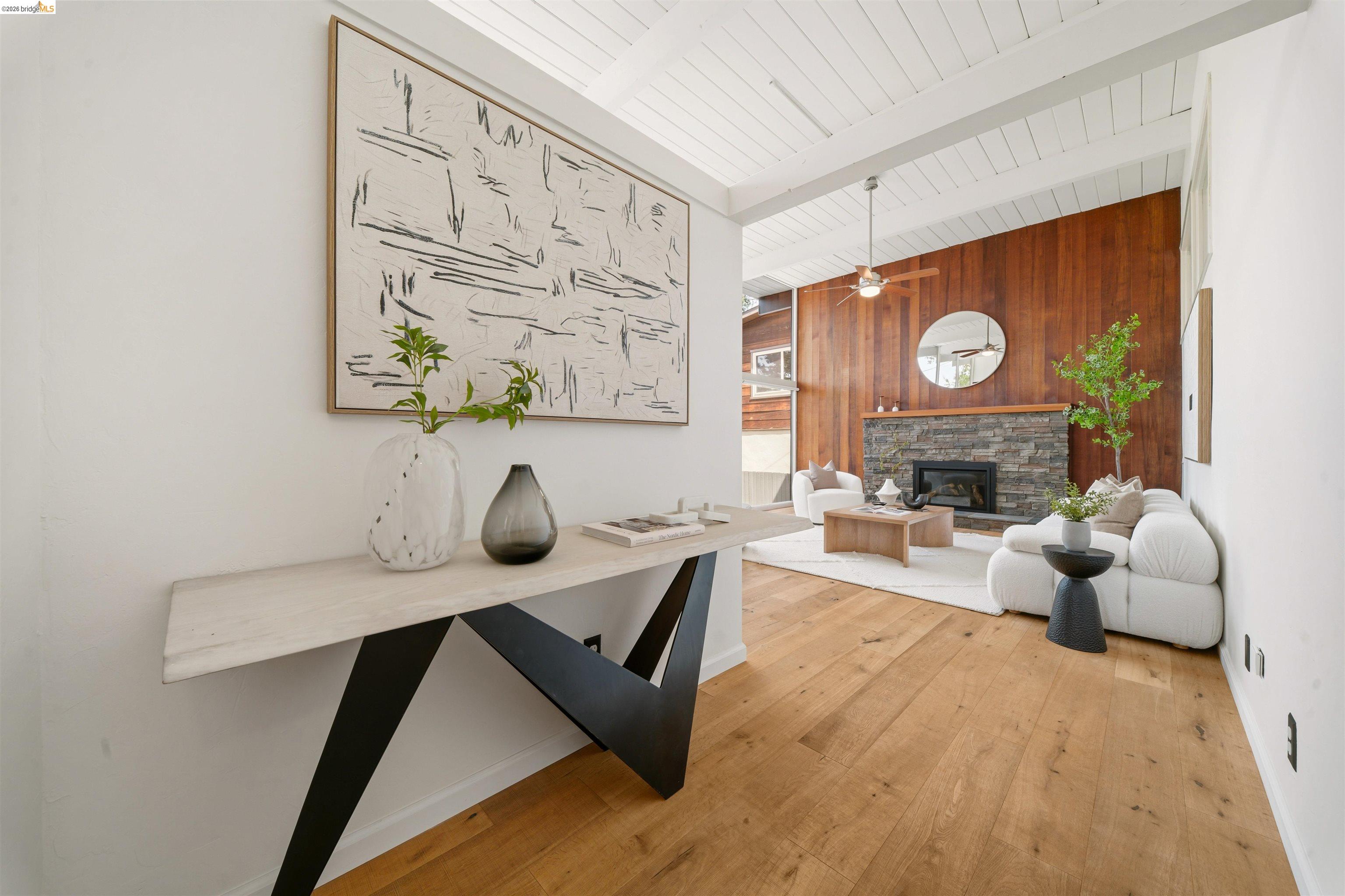 Detail Gallery Image 8 of 39 For 6406 Oakwood Dr, Oakland,  CA 94611 - 4 Beds | 3 Baths