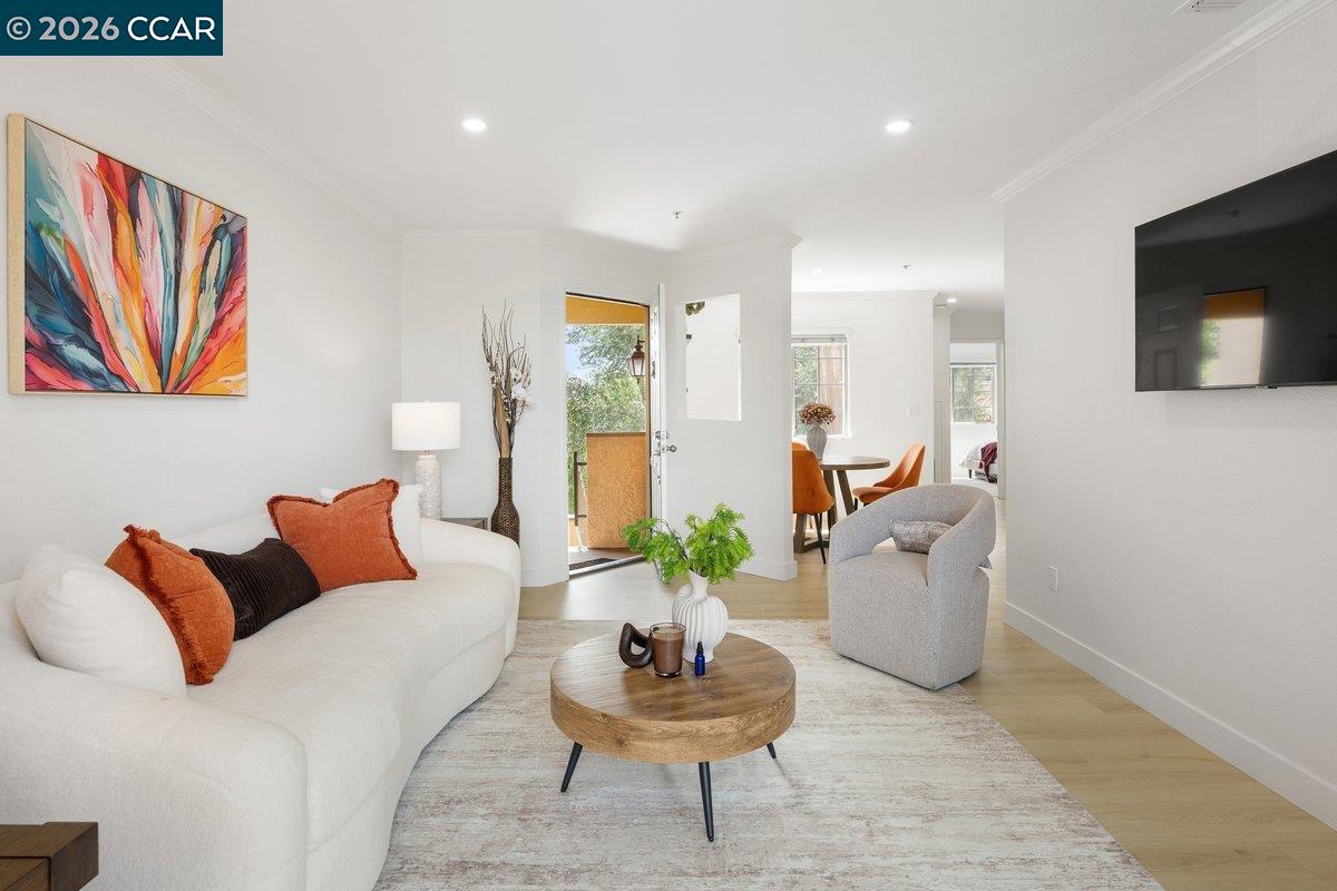 Photo #2: 41131755 Listing: Photo #2