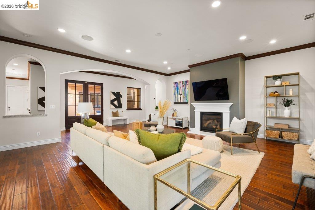 Detail Gallery Image 14 of 72 For 23 Stonebrae Rd, Hayward,  CA 94542 - 4 Beds | 4/1 Baths