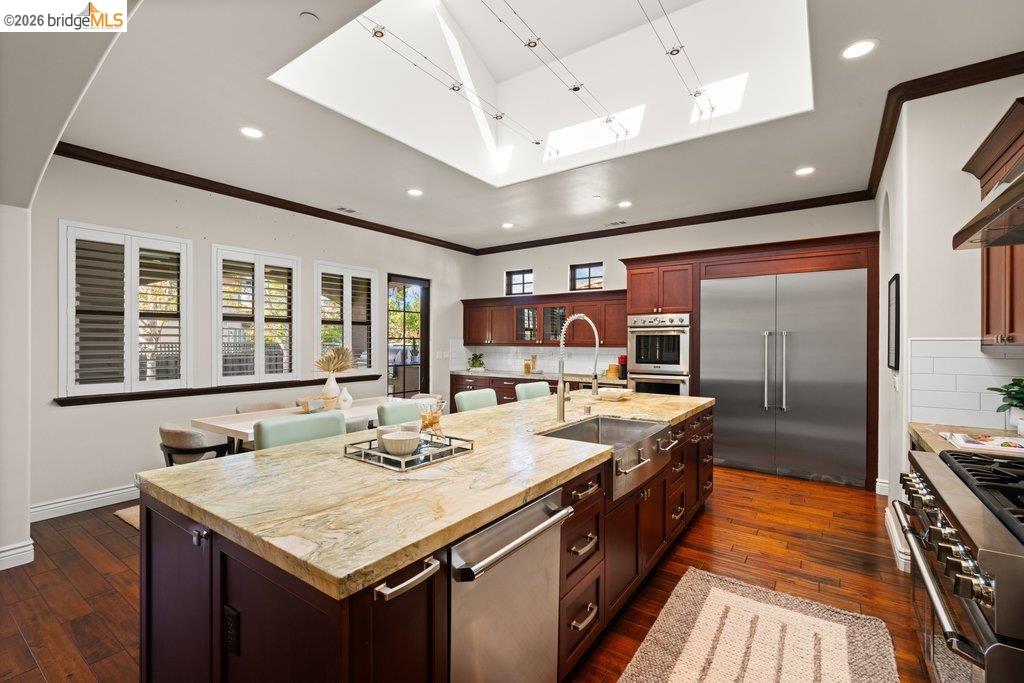 Detail Gallery Image 16 of 72 For 23 Stonebrae Rd, Hayward,  CA 94542 - 4 Beds | 4/1 Baths