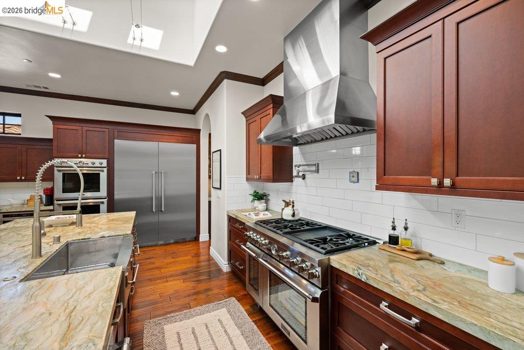 Detail Gallery Image 17 of 72 For 23 Stonebrae Rd, Hayward,  CA 94542 - 4 Beds | 4/1 Baths