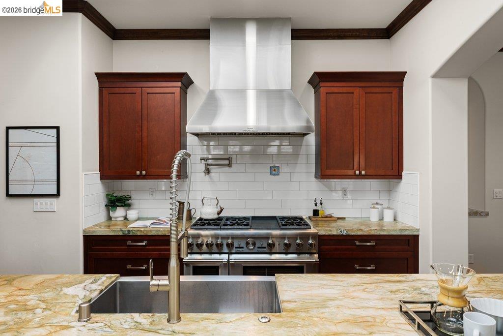 Detail Gallery Image 23 of 72 For 23 Stonebrae Rd, Hayward,  CA 94542 - 4 Beds | 4/1 Baths