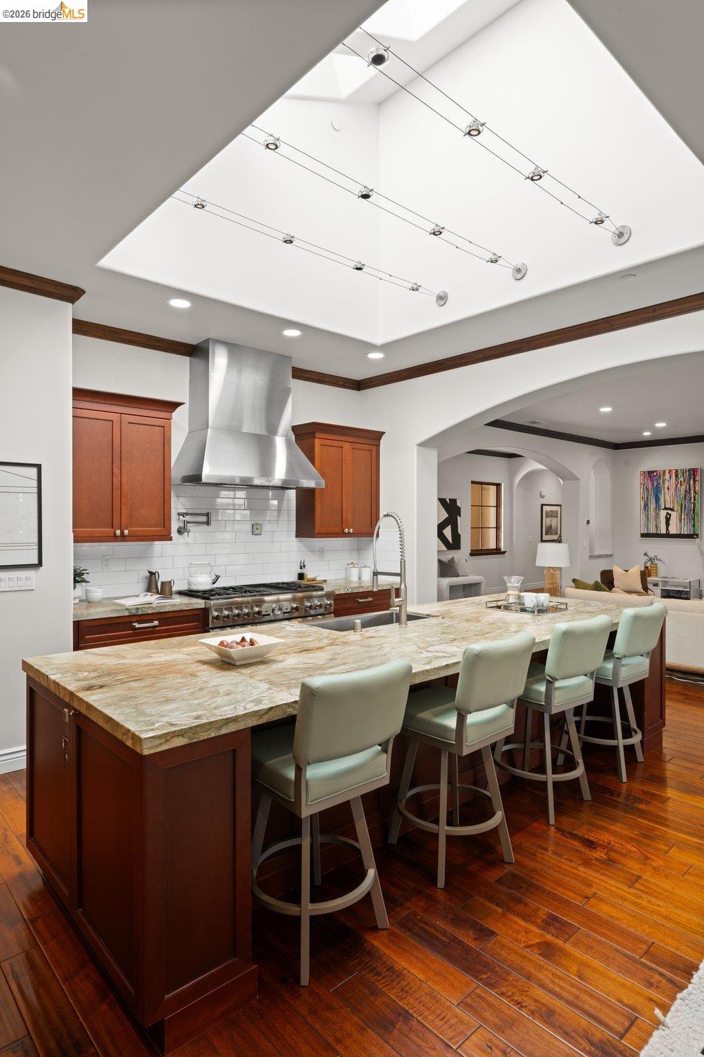 Detail Gallery Image 25 of 72 For 23 Stonebrae Rd, Hayward,  CA 94542 - 4 Beds | 4/1 Baths