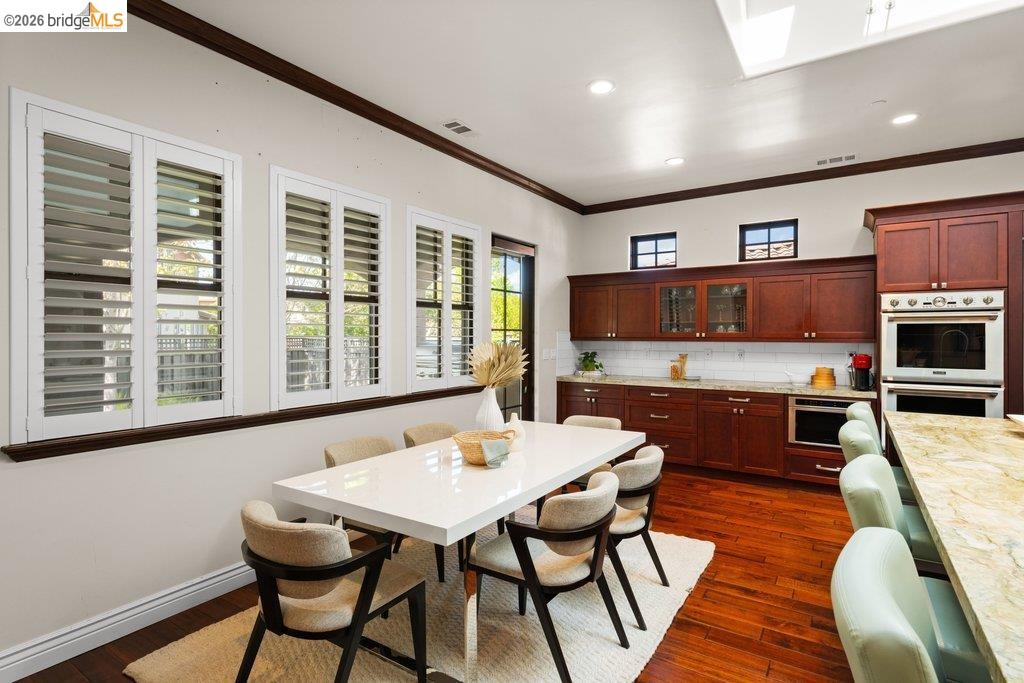 Detail Gallery Image 28 of 72 For 23 Stonebrae Rd, Hayward,  CA 94542 - 4 Beds | 4/1 Baths