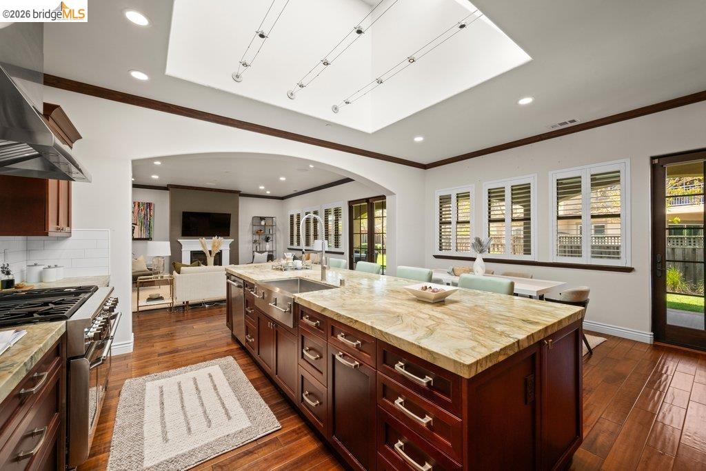 Detail Gallery Image 30 of 72 For 23 Stonebrae Rd, Hayward,  CA 94542 - 4 Beds | 4/1 Baths