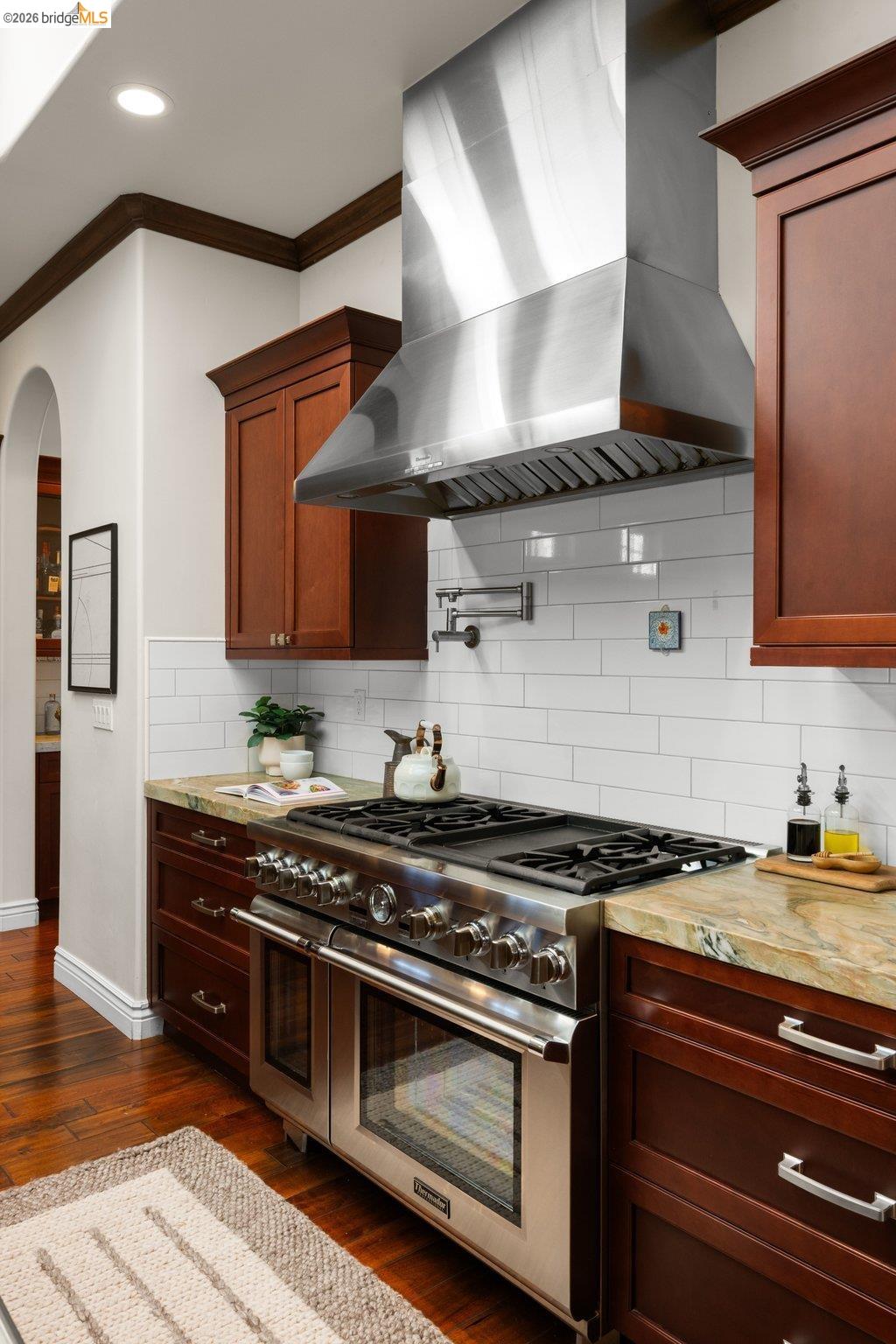 Detail Gallery Image 31 of 72 For 23 Stonebrae Rd, Hayward,  CA 94542 - 4 Beds | 4/1 Baths