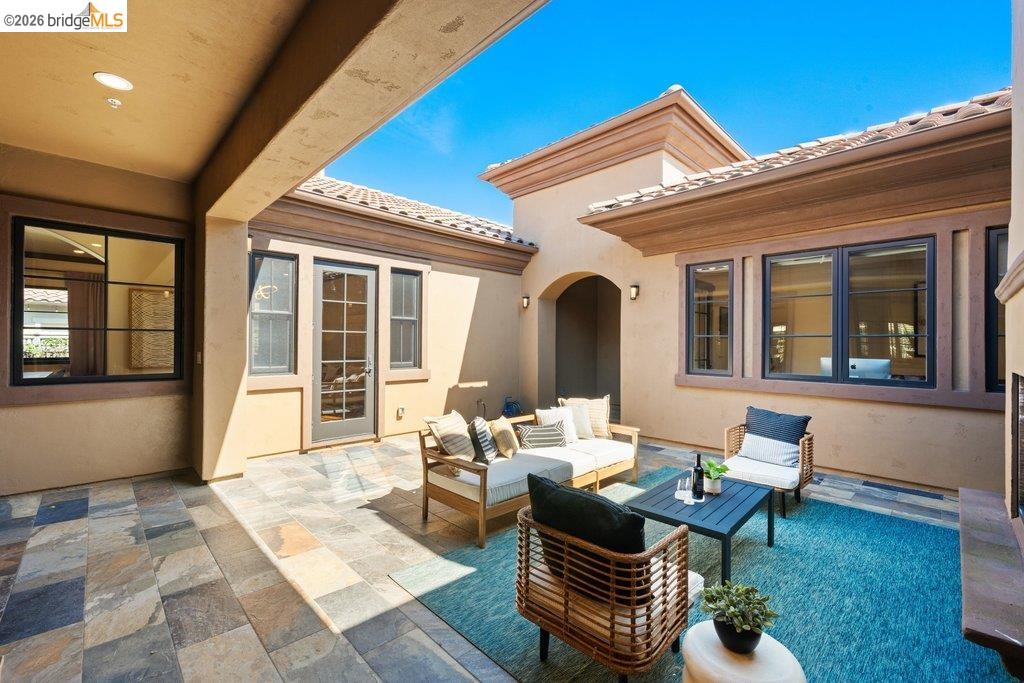 Detail Gallery Image 5 of 72 For 23 Stonebrae Rd, Hayward,  CA 94542 - 4 Beds | 4/1 Baths