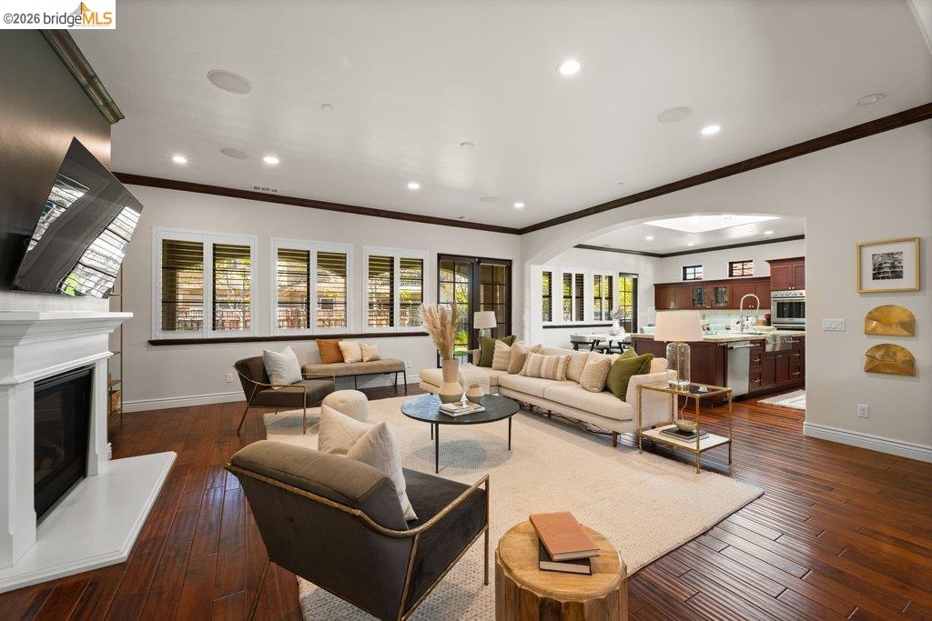 Detail Gallery Image 9 of 72 For 23 Stonebrae Rd, Hayward,  CA 94542 - 4 Beds | 4/1 Baths