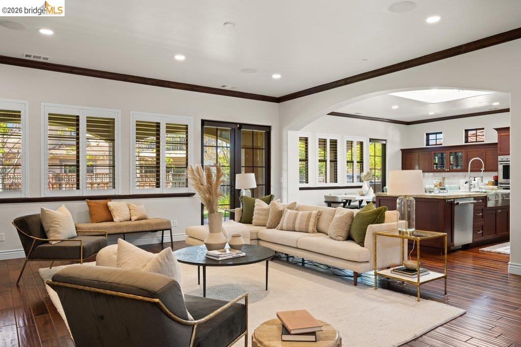 Detail Gallery Image 10 of 72 For 23 Stonebrae Rd, Hayward,  CA 94542 - 4 Beds | 4/1 Baths