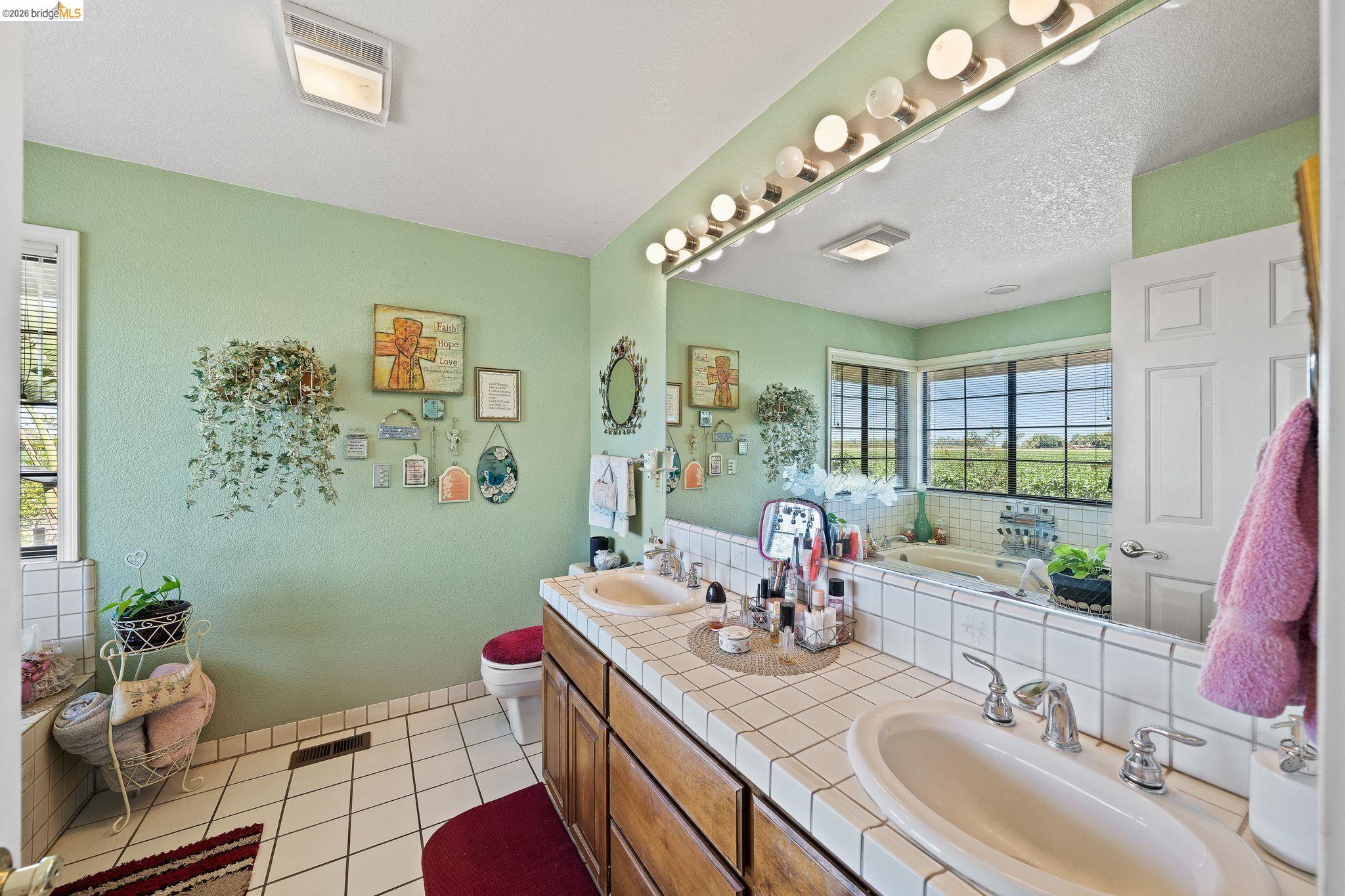 2445 Taylor Ln, Byron CA 94514 — photo 13