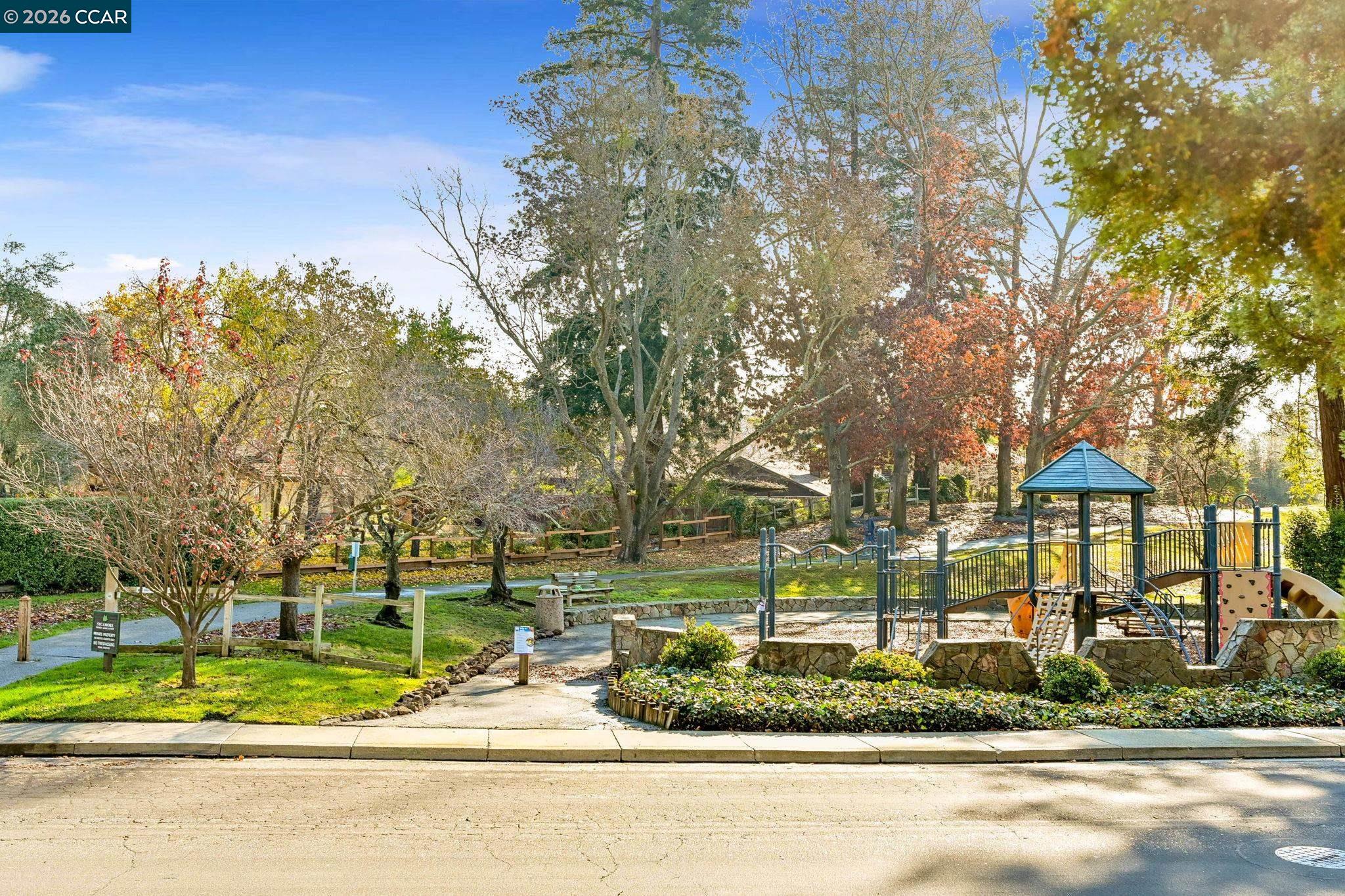 327 Sycamore Hill Ct, Danville, CA, 94526